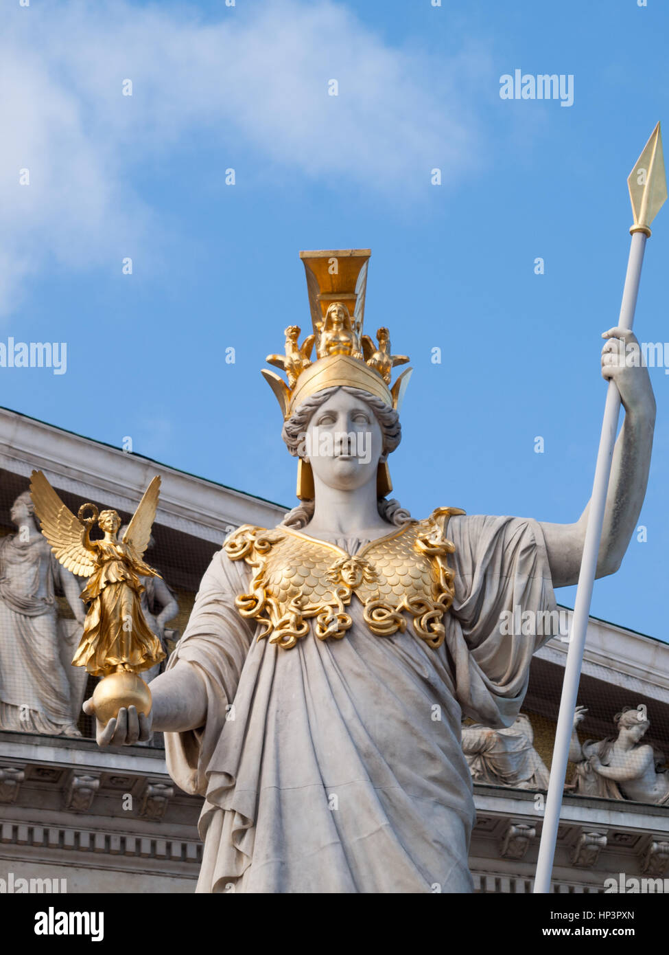 Athena statua di fronte al parlamento austriaco edificio Foto Stock
