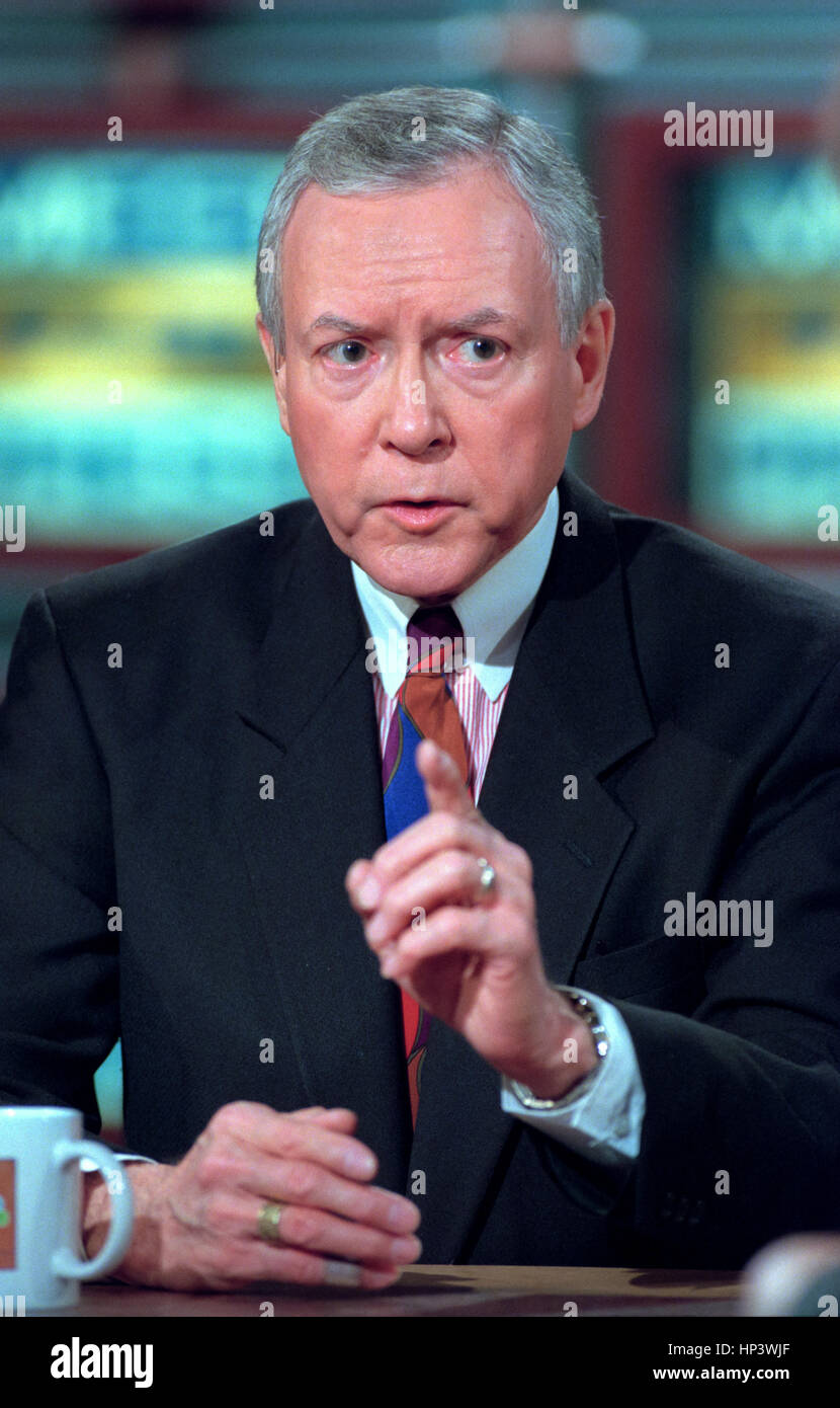 Stati Uniti Potere Giudiziario del senato Presidente Orrin Hatch discute la possibile prova del senato del Presidente Clinton seguenti impeachment durante il raduno del NBC la pressa 20 Dicembre 1998 a Washington, DC. Foto Stock