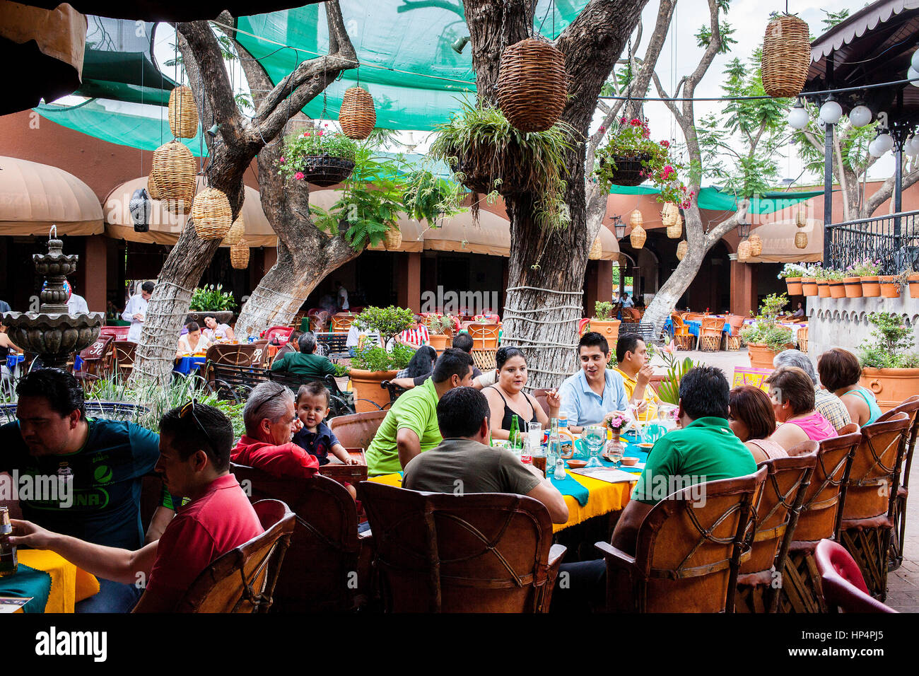 El Parian (contenitore tradizionale che ospita bar e ristoranti) Calle Juarez s/n, Tlaquepaque, Guadalajara, Jalisco, Messico Foto Stock