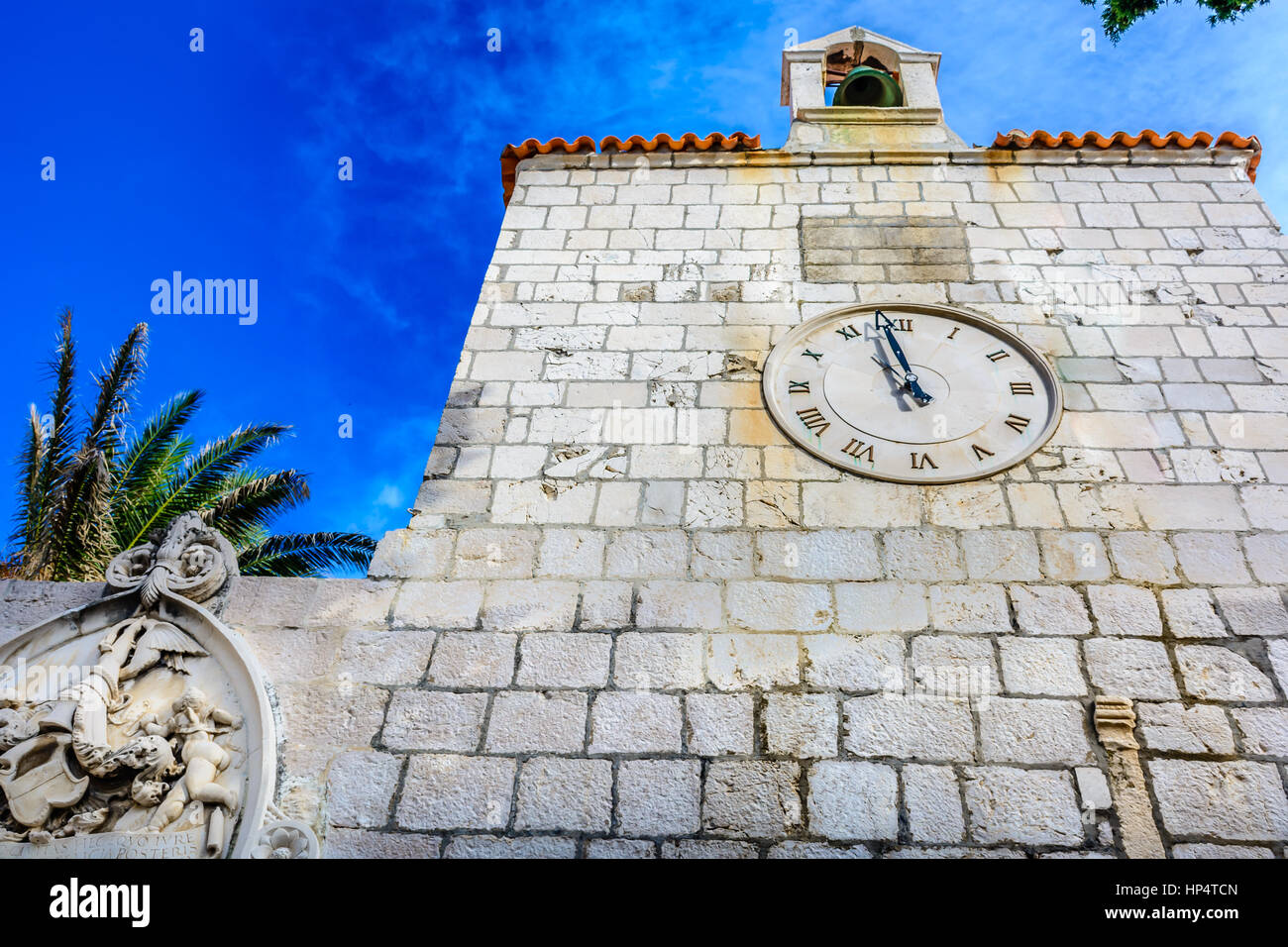 Antica pietra dettagli architettonici in citta di Pago, Croazia. Foto Stock