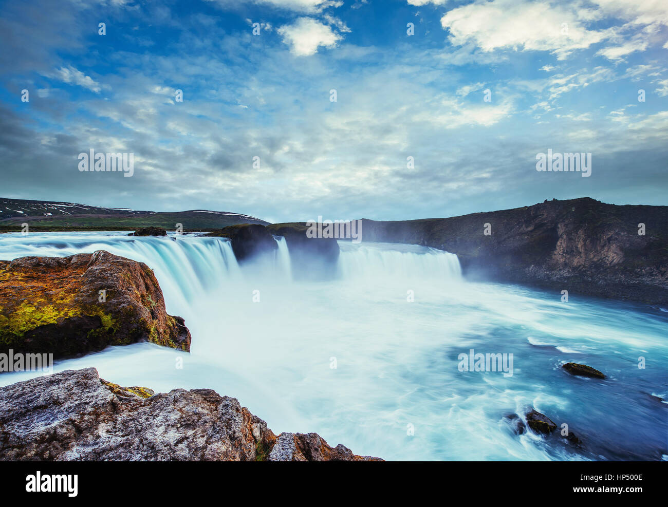 Cascate Godafoss al tramonto. Bellezza Mondo. L'Islanda, Europa Foto Stock