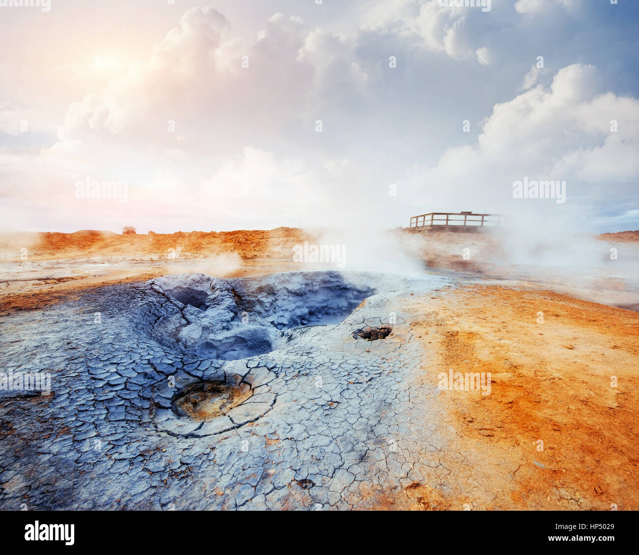 Campo di fumarole in Namafjall cascate Godafoss al tramonto. Bellezza Mondo Foto Stock