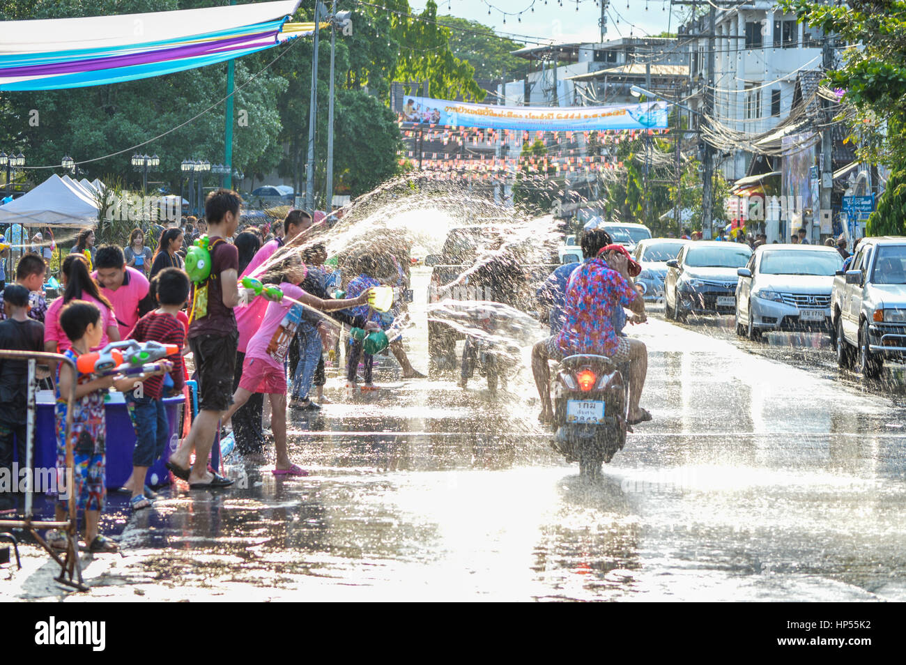 Chiang Rai, Tailandia - 12 Aprile 2015 : il Songkran festival tailandese o la nuova edizione del festival . Songkran è la vacanza conosciuta per il suo festival dell'acqua. Foto Stock