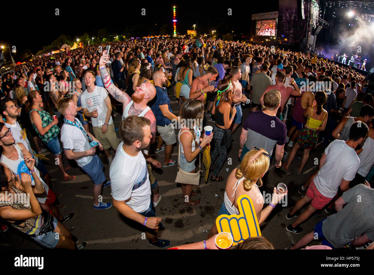 BENICASSIM, Spagna - Lug 16: la folla in un concerto presso la FIB Festival il 16 luglio 2015 a Benicassim, Spagna. Foto Stock