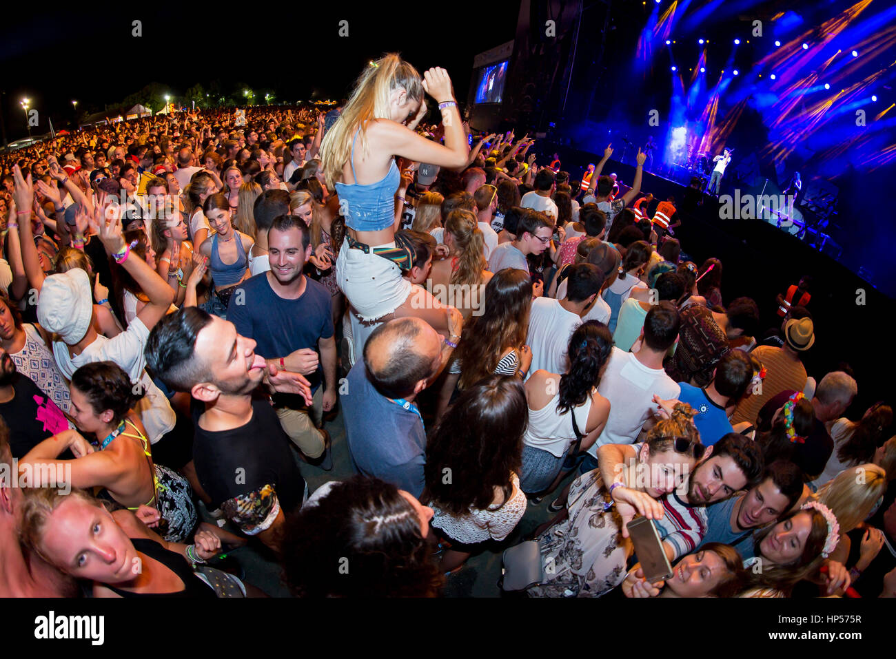 BENICASSIM, Spagna - Lug 16: la folla in un concerto presso la FIB Festival il 16 luglio 2015 a Benicassim, Spagna. Foto Stock