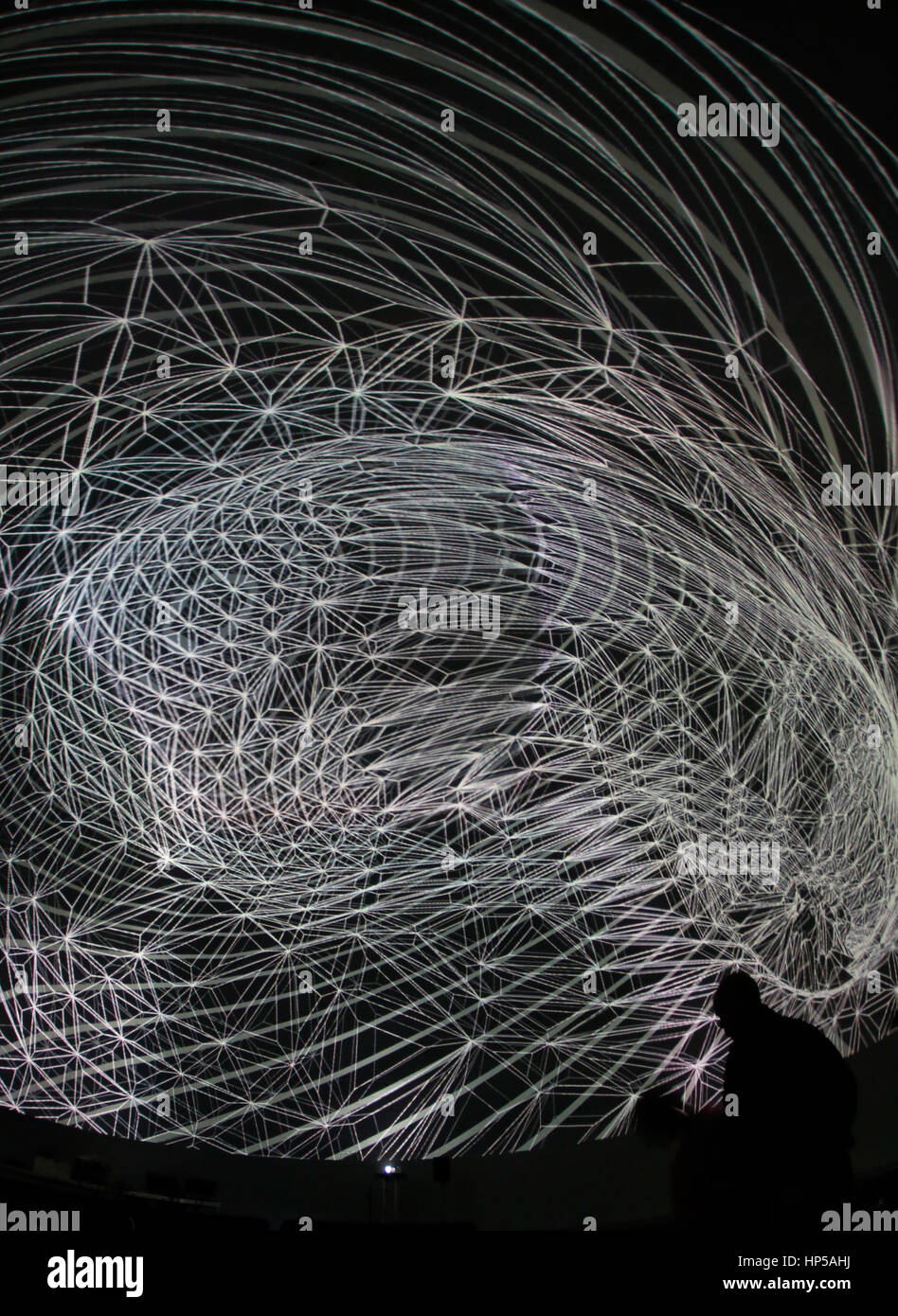 360 gradi dome durante la proiezione Mira Mira advanced arts festival di Barcellona Foto Stock