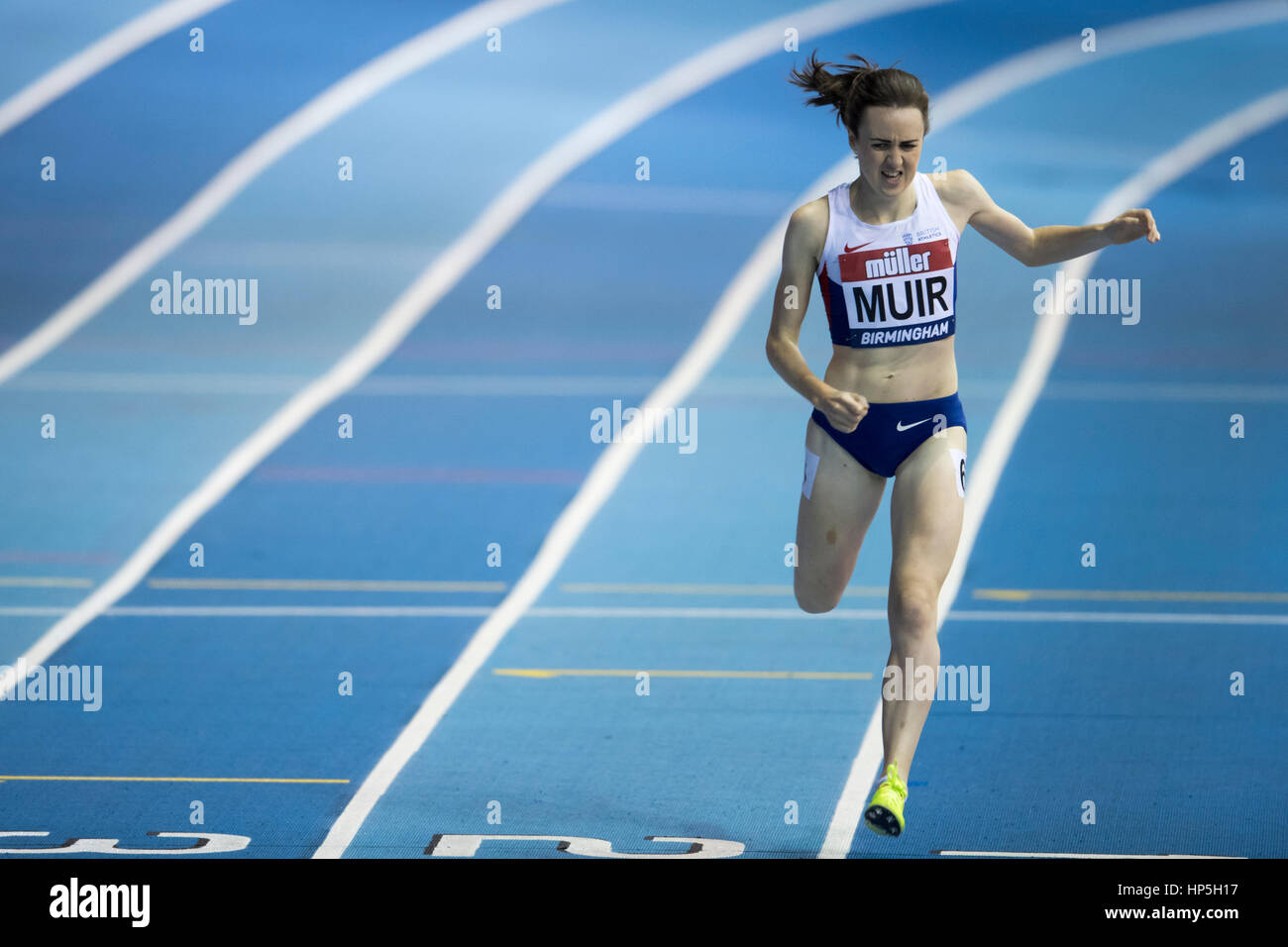 Birmingham, Regno Unito. 18 Febbraio, 2017. Laura Muir imposta una nuova British 1000m record (2m:31s.93) al Muller Indoor Grand Prix Birmingham presso la NIA, Birmingham, UK, il 18 febbraio 2017. Credito: Andrew Torba/Alamy Live News Foto Stock