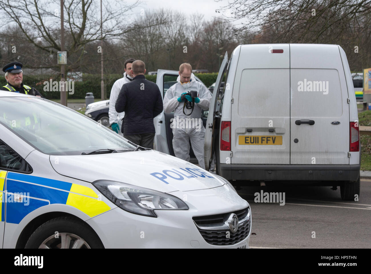 Brentwood, Essex, 19 febbraio 2017; della scena del crimine officer presso il centro di Brentwood a seguito di un grave incidente a seguito di un incontro di pugilato Credito: Ian Davidson/Alamy Live News Foto Stock