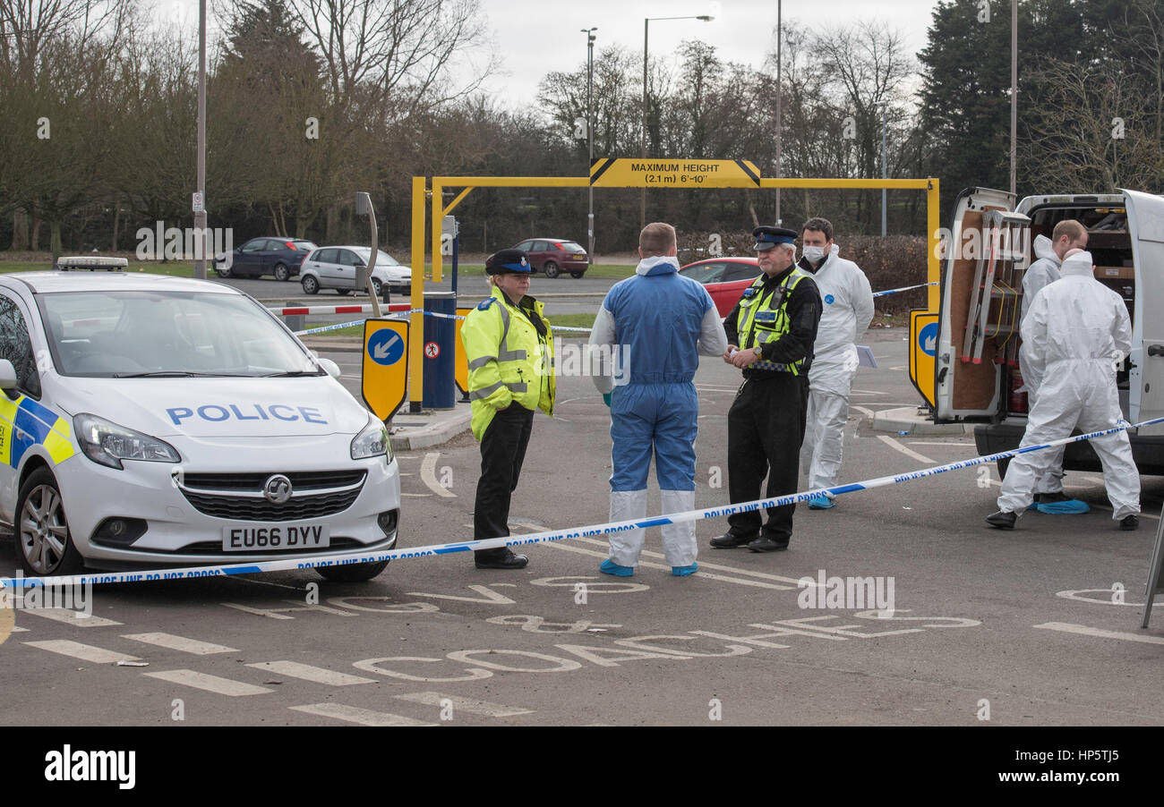 Brentwood, Essex, 19 febbraio 2017; della scena del crimine officer presso il centro di Brentwood a seguito di un grave incidente a seguito di un incontro di pugilato Credito: Ian Davidson/Alamy Live News Foto Stock