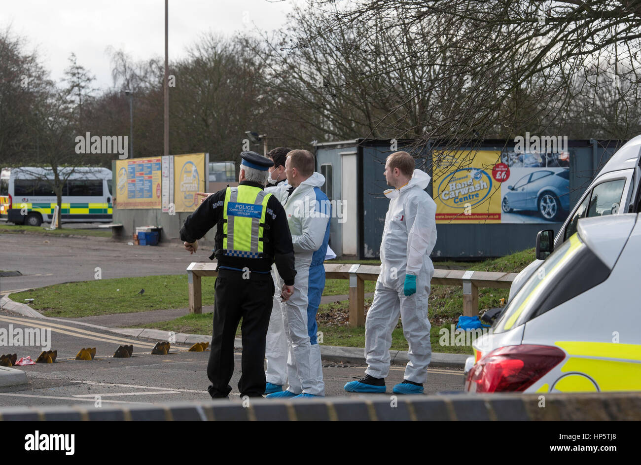 Brentwood, Essex, 19 febbraio 2017; della scena del crimine officer presso il centro di Brentwood a seguito di un grave incidente a seguito di un incontro di pugilato Credito: Ian Davidson/Alamy Live News Foto Stock