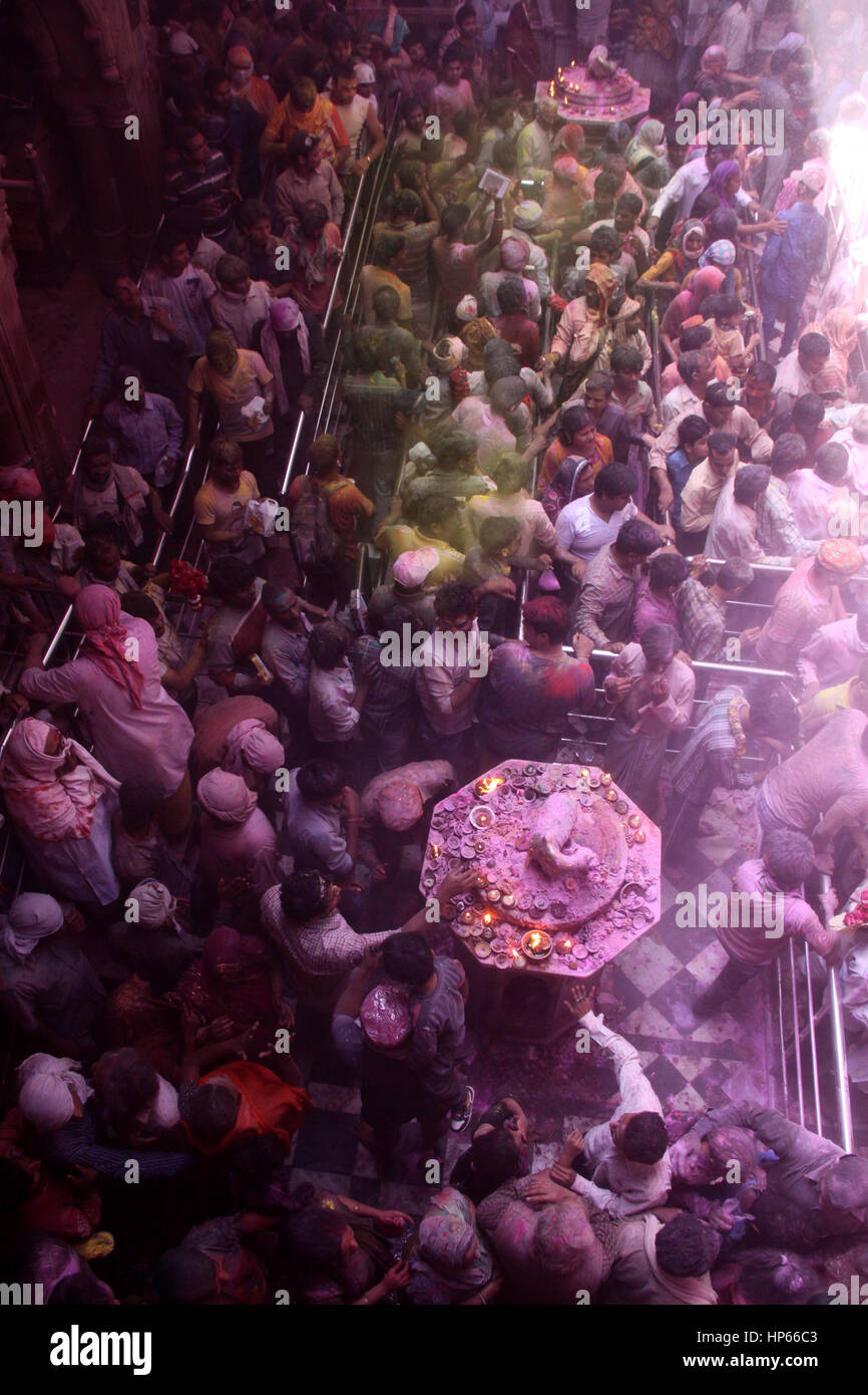 Holi celebrazioni in Vrindavan, India Foto Stock
