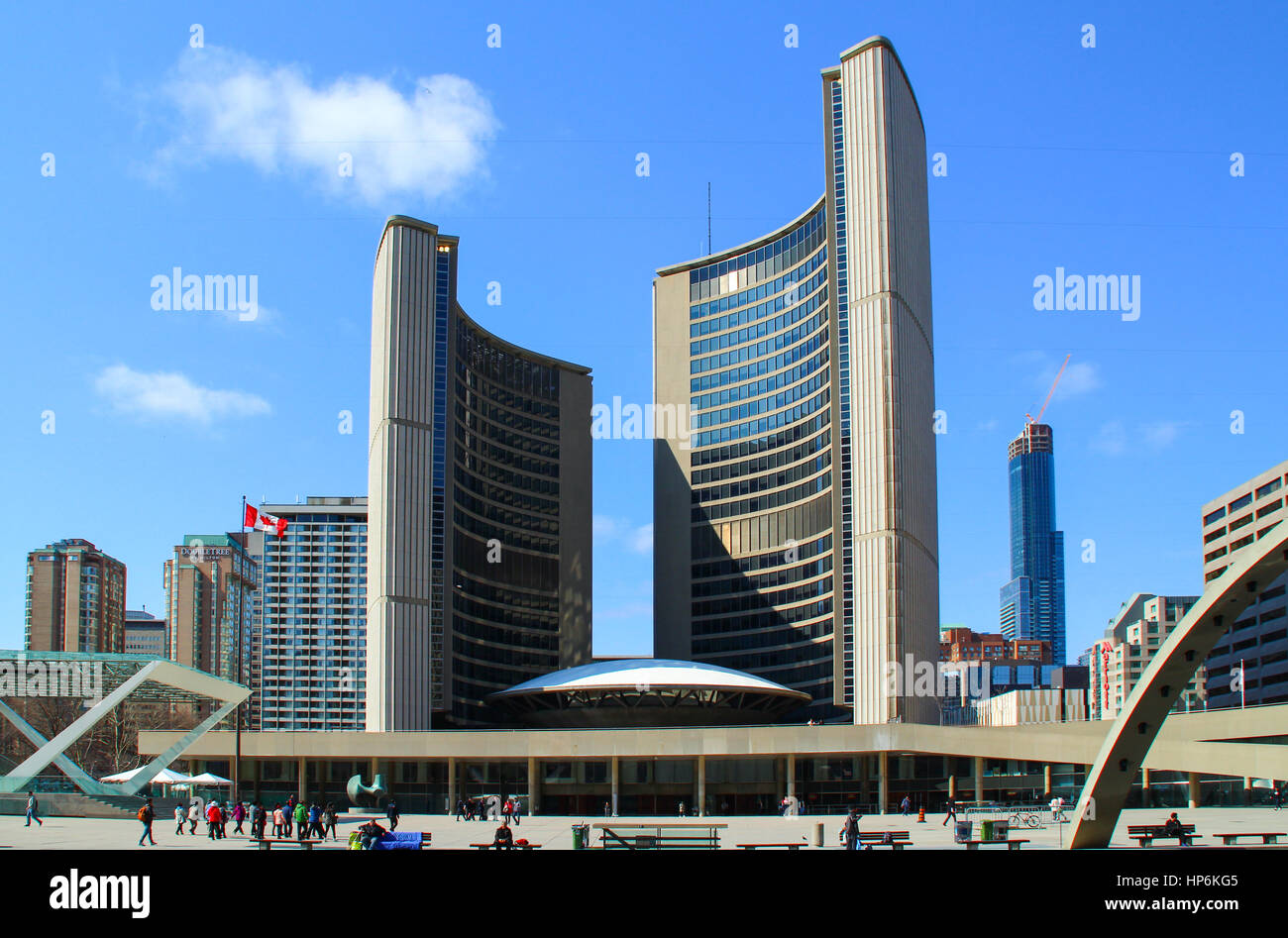 TORONTO, Canada - 22 Aprile 2014: Il Toronto City Hall, o il nuovo Municipio, il governo municipale di Toronto, Ontario, Canada, e uno della città Foto Stock