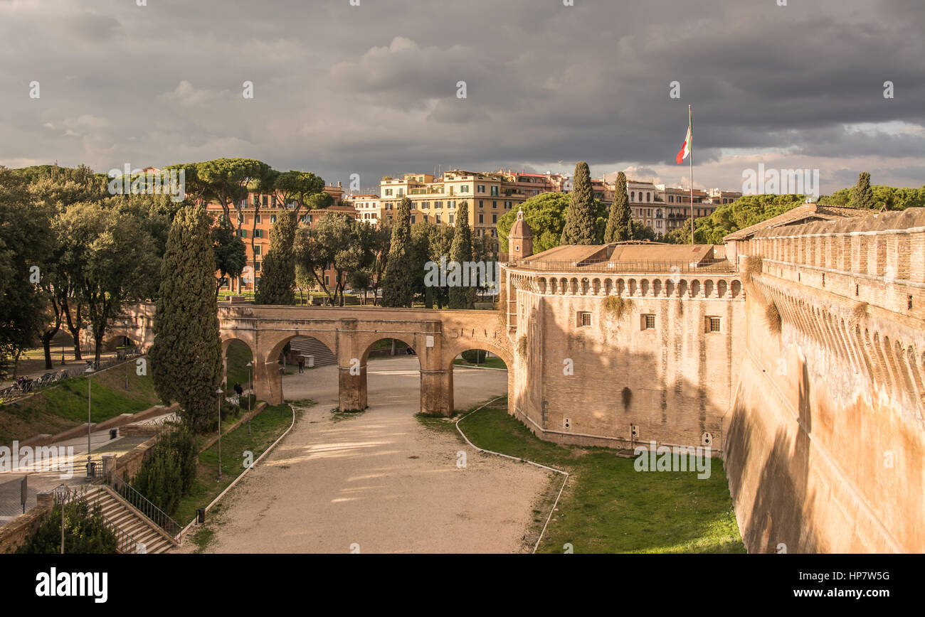 Vista laterale da Castel Sant'Angelo guardando verso la Città del Vaticano Foto Stock