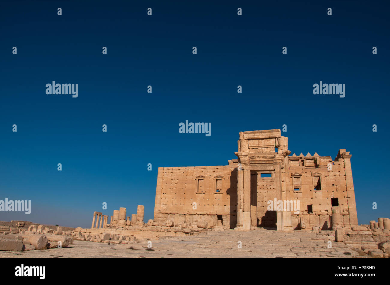 Tempio fortificato di Bel/Baal Shamin in Palmyra, Siria Palmyra, Siria - Ottobre 10, 2010: le rovine della città antica Palmyra prima della guerra. Foto Stock