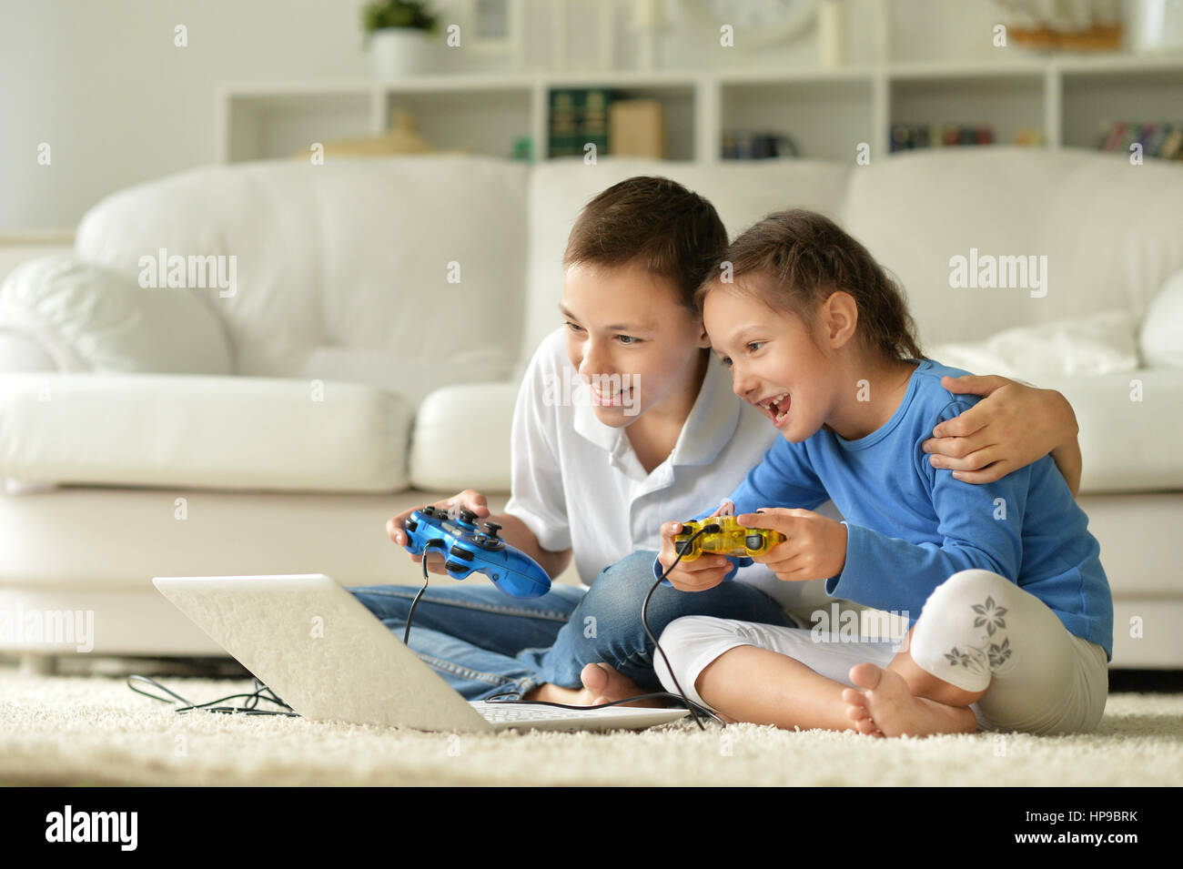 Bambini i giochi per computer Foto Stock