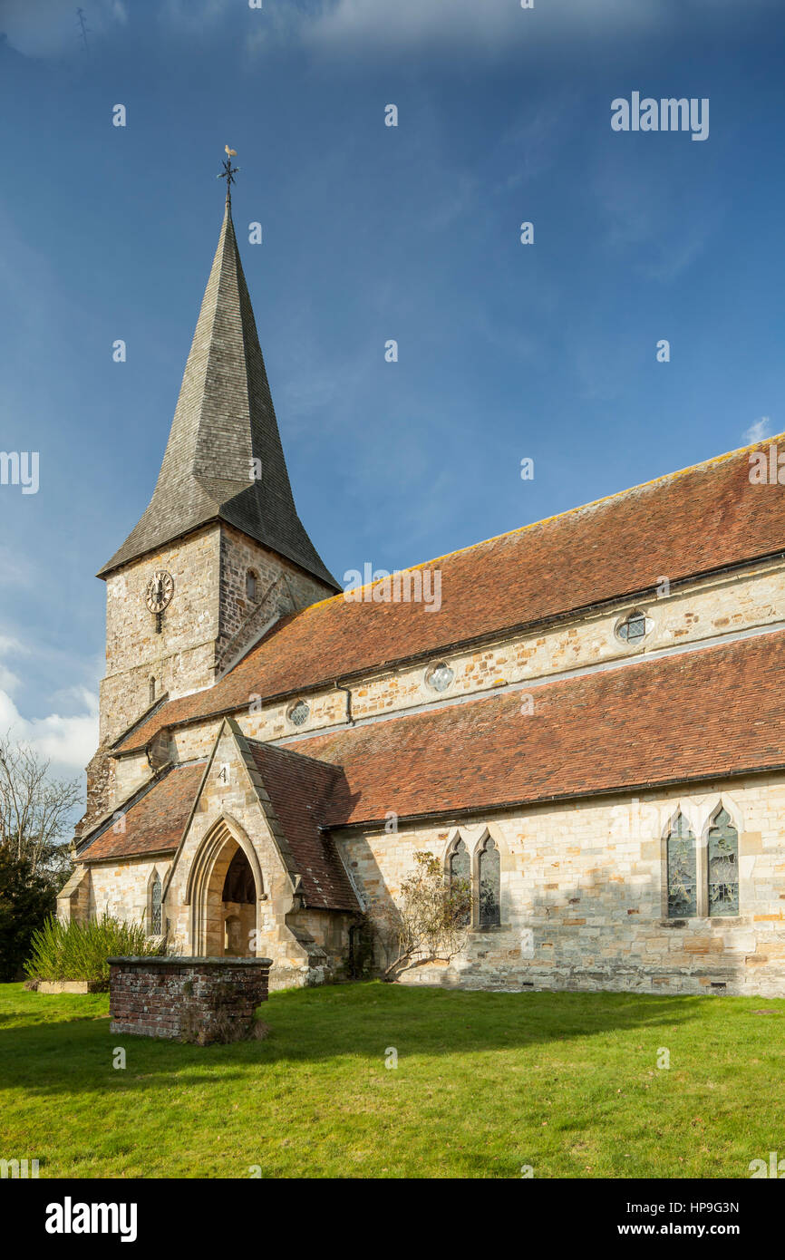 Inizio giornata di primavera nel vecchio villaggio Heathfield, East Sussex, Inghilterra. Alta Weald. Foto Stock