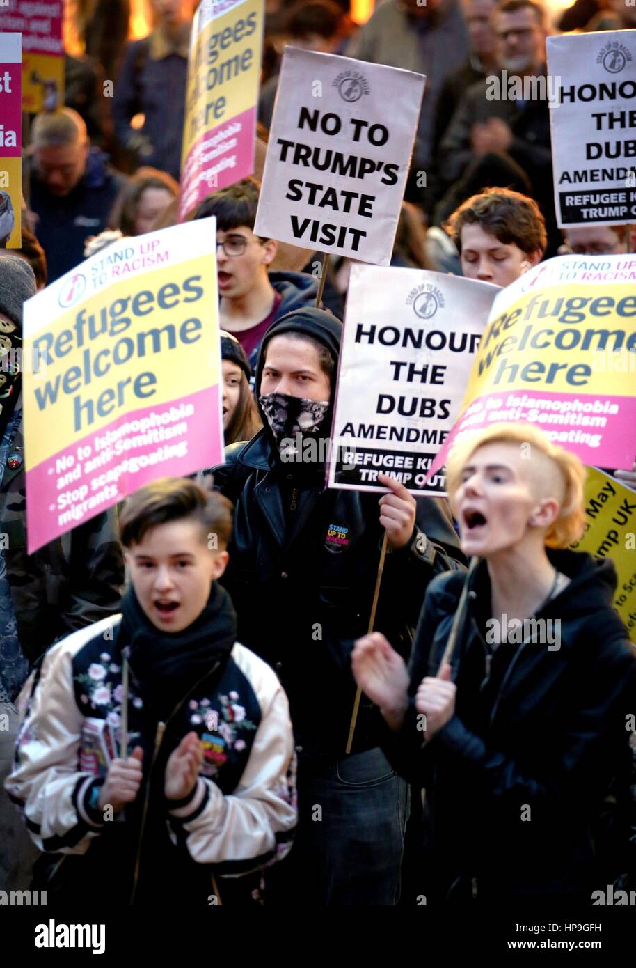 Un rally a Glasgow per protestare contro Donald Trump nel giorno della visita di Stato del presidente degli Stati Uniti è oggetto di discussione nel Parlamento britannico. Foto Stock