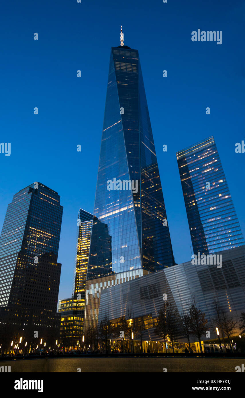 Il World Trade Center di New York City di notte Foto Stock