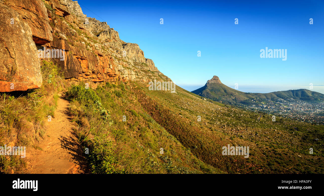 Vista panoramica dal Platteklip Gorge Trail a Table Mountain a Cape Town, Sud Africa Foto Stock