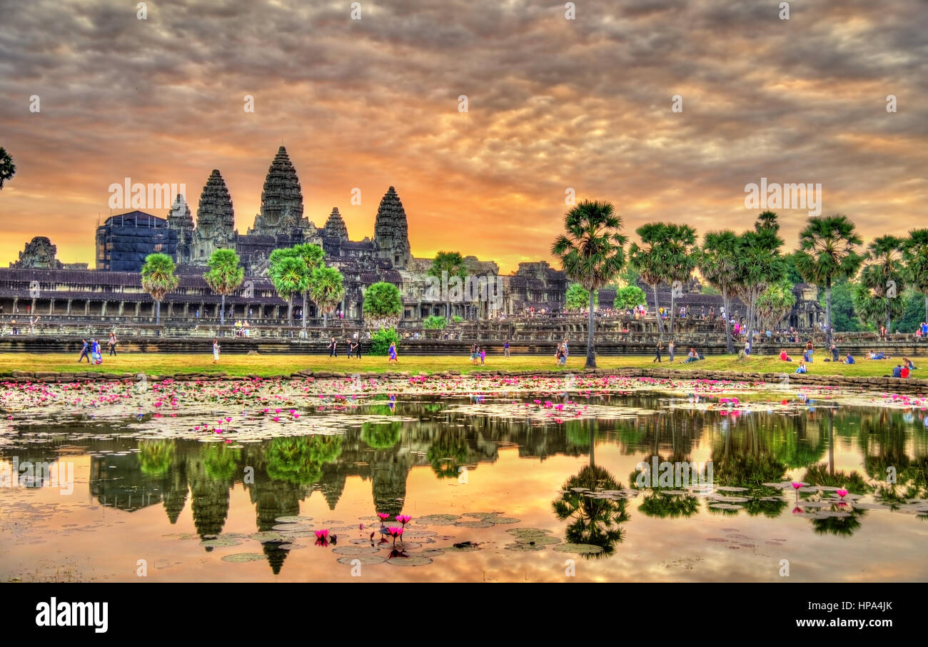 Sunrise a Angkor Wat, un sito patrimonio mondiale dell'UNESCO in Cambogia Foto Stock