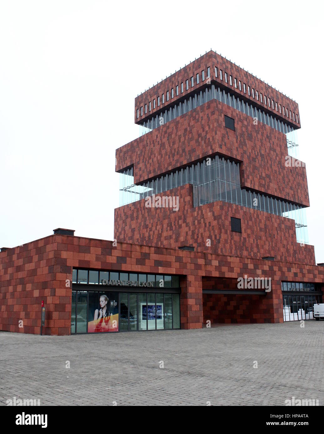 Esterno del MAS (Museum aan de Stroom) Museo, Anversa, Belgio.Progettato da Neutelings Riedijk Architects (2011) Foto Stock