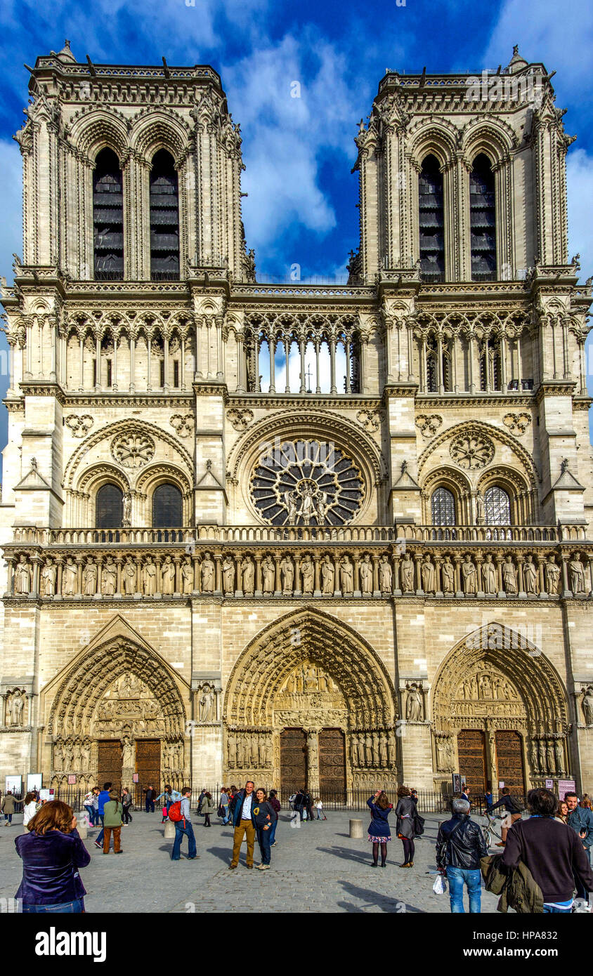 La facciata occidentale, la cattedrale di Notre Dame de Paris, Parigi,  Francia, Europa Foto stock - Alamy