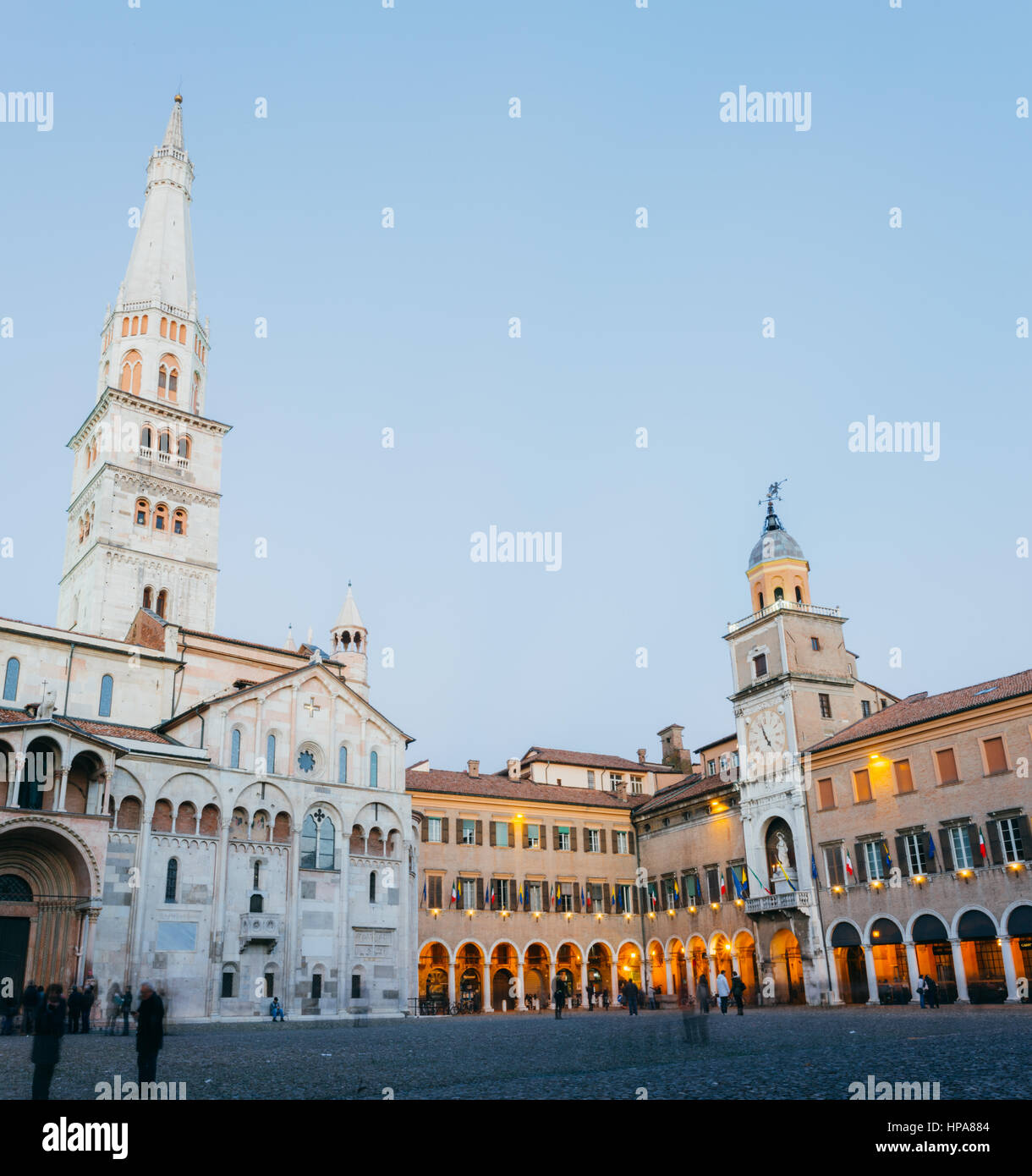 Modena, Emilia Romagna, Italia. Piazza Grande e il Duomo al tramonto. Foto Stock