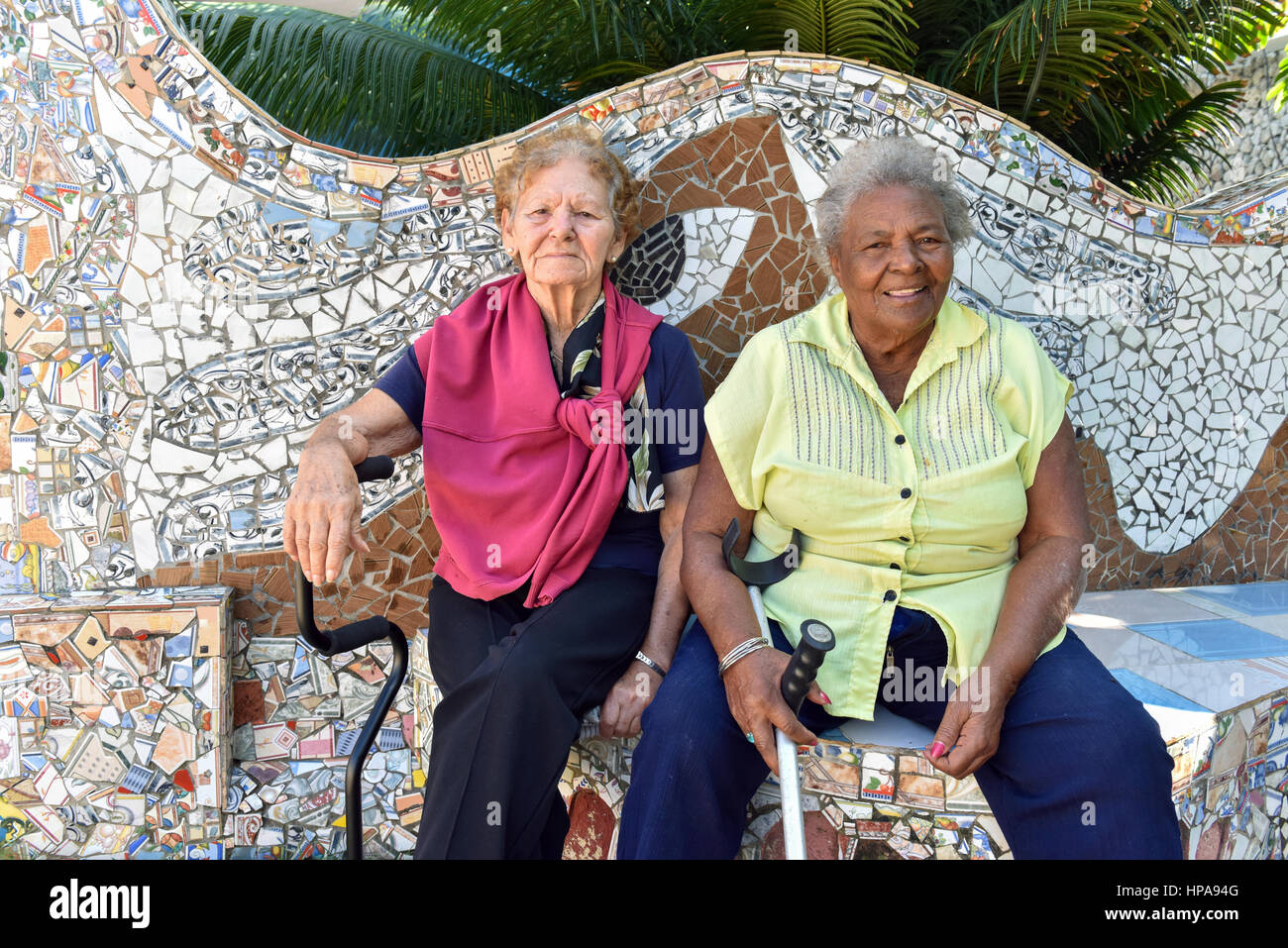 Fusterlandia, un arte complessa è chiamato dopo il suo creatore Jose Fuster è stata stabilita in Jaimanitas, una zona economicamente depressa vicino a L'Avana Cuba Foto Stock