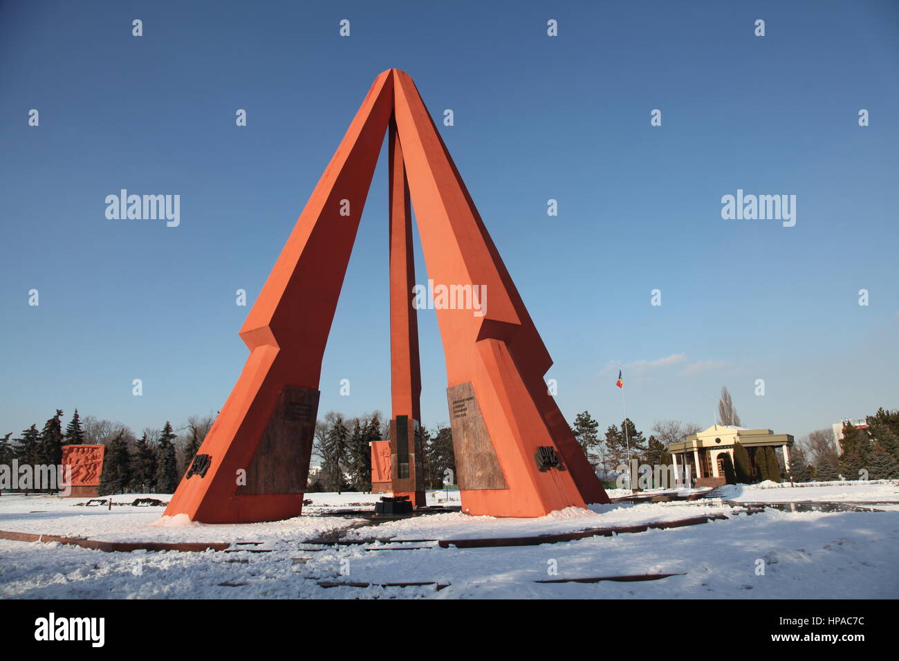 La Moldavia. Chisinau. Il complesso memoriale "Eternitate".Una guardia d'onore della fiamma eterna Foto Stock