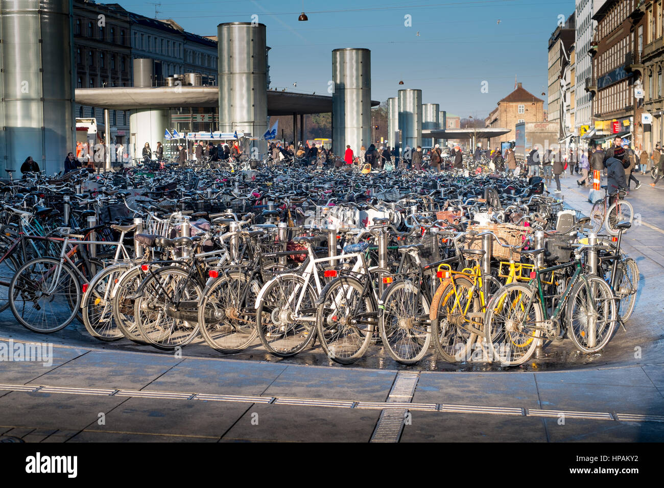 Stazione di Nørreport migliaia di bici, Copenhagen, Danimarca Foto Stock