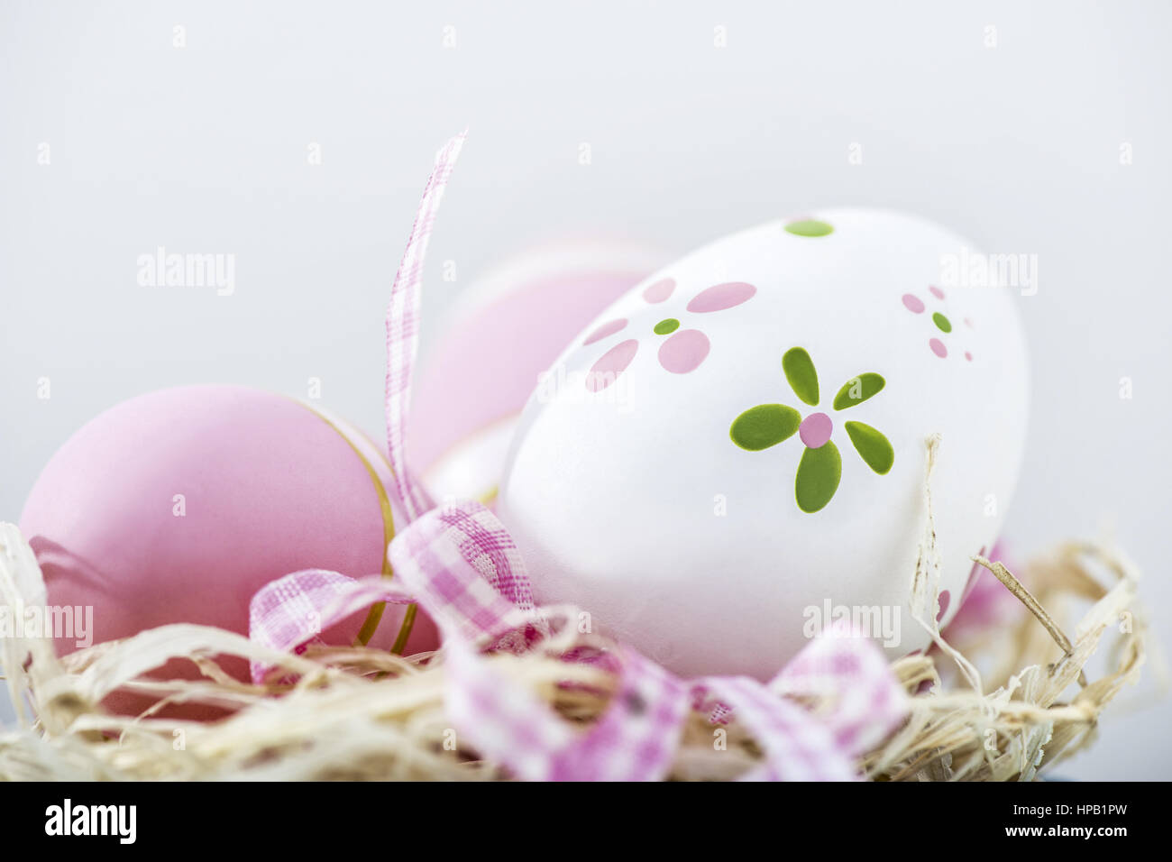 Ostereier osternest im Foto Stock