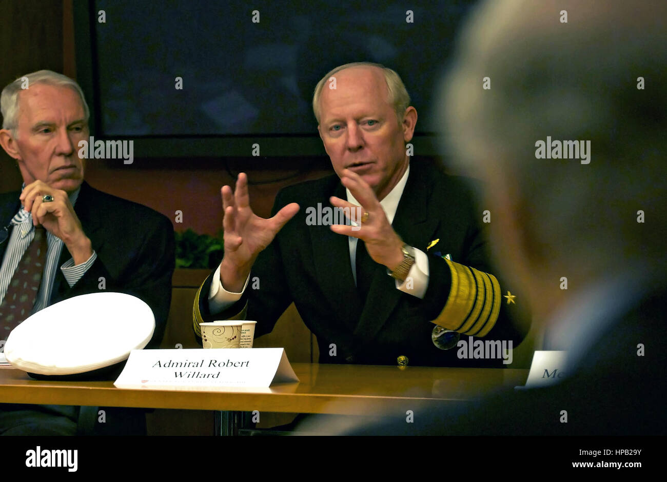 Stati Uniti Pacifico Comando comandante Robert Willard parla con l'Università di Harvard facoltà Novembre 18, 2010 a Boston, Massachusetts. Foto Stock