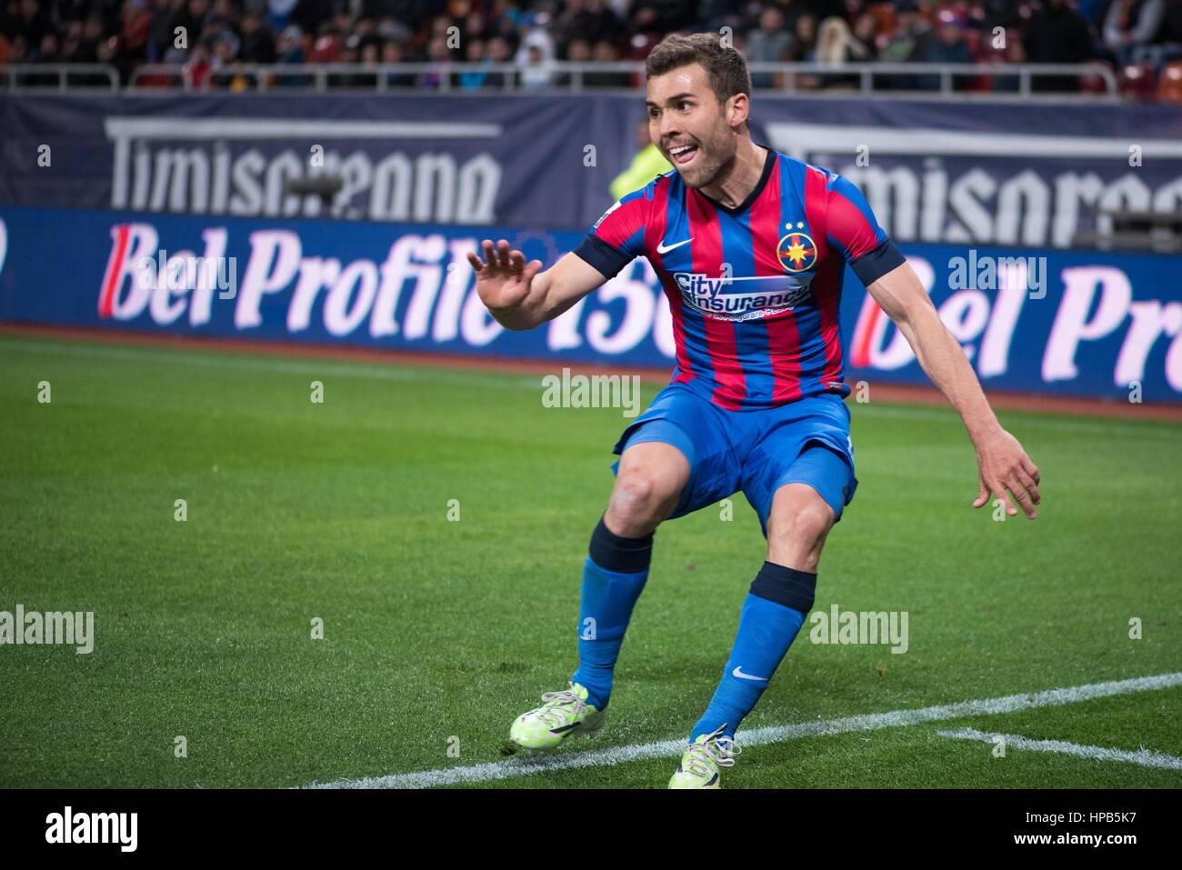 2 aprile 2015: Guilherme Sitya #16 di FCSB in azione durante la Timisoreana Romania Cup Soccer Game tra FC Steaua Bucharest ROU e FC Petrolul Ploiesti ROU a livello nazionale Arena, Romania ROU. Foto: Cronos/Catalin Soare Foto Stock