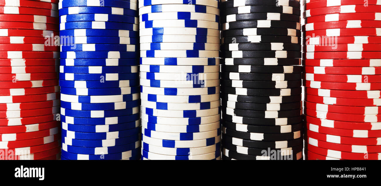 Close up colonne di chip. Casino chips sfondo. Giochi di fortuna tema. Foto Stock