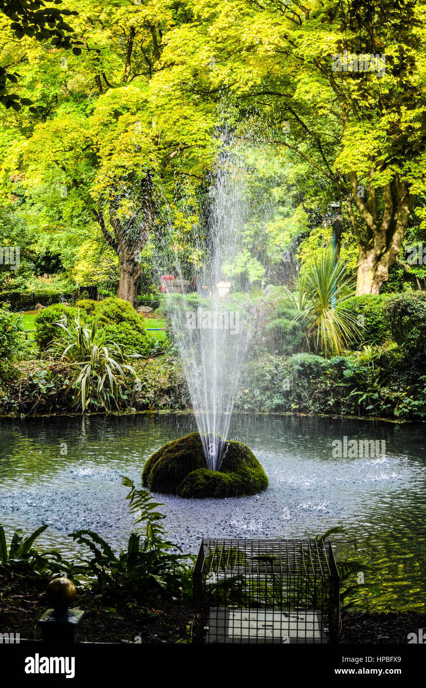 Una lunga esposizione di una fontana Foto Stock