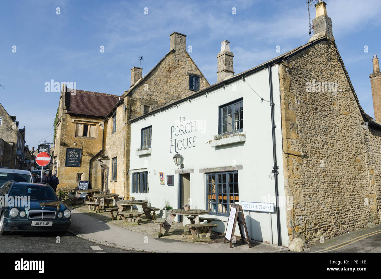 Il Portico Casa vecchio pub e ristorante in Stow-su-il-Wold in Cotswolds Foto Stock