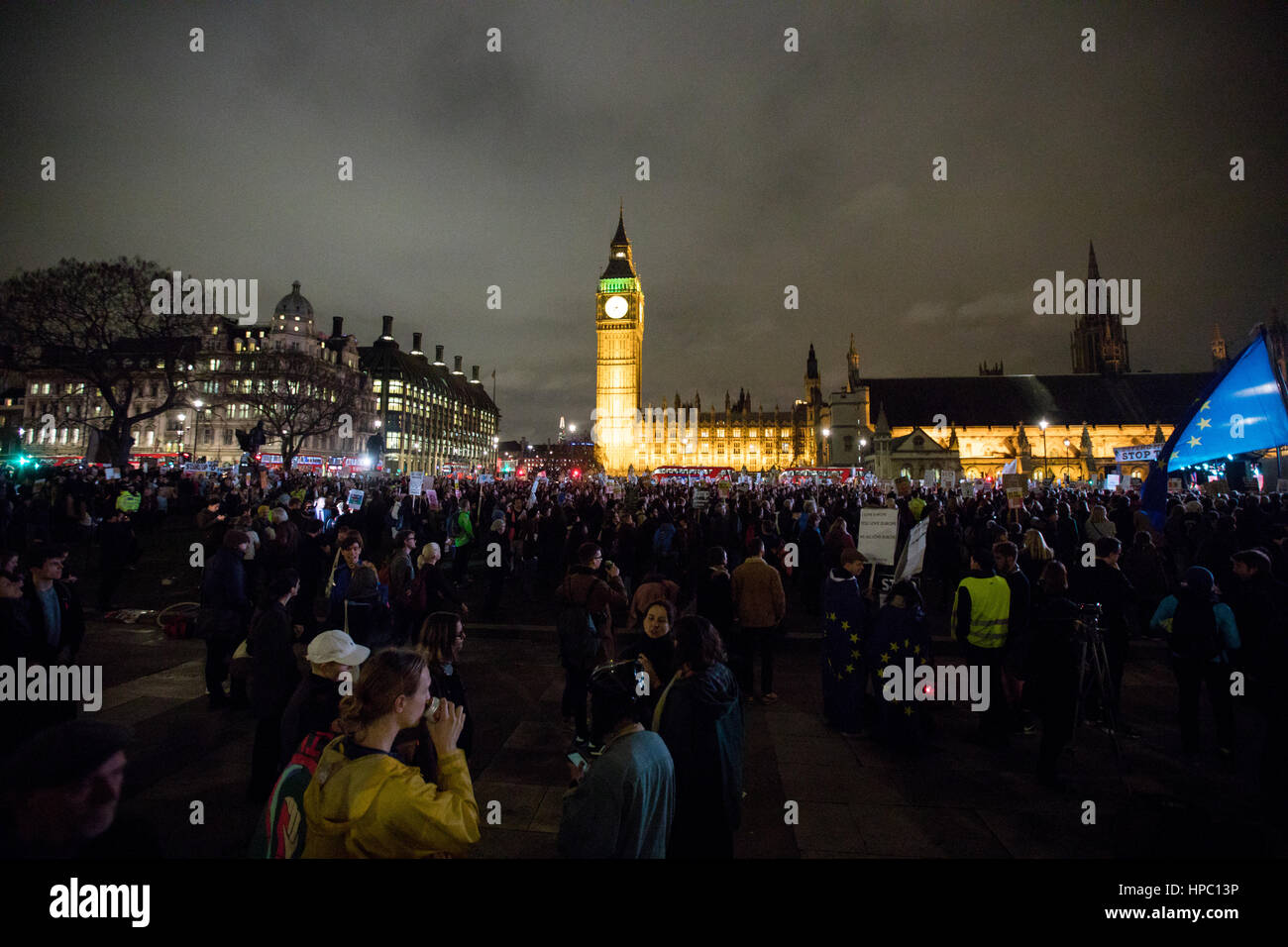 Londra, Regno Unito. Xx Febbraio 2017. I dimostranti si riuniscono per una manifestazione contro la proposta di visita di stato di Donald Trump. La piazza del Parlamento, Londra, Regno Unito. . Credito: carol moiré/Alamy Live News Foto Stock