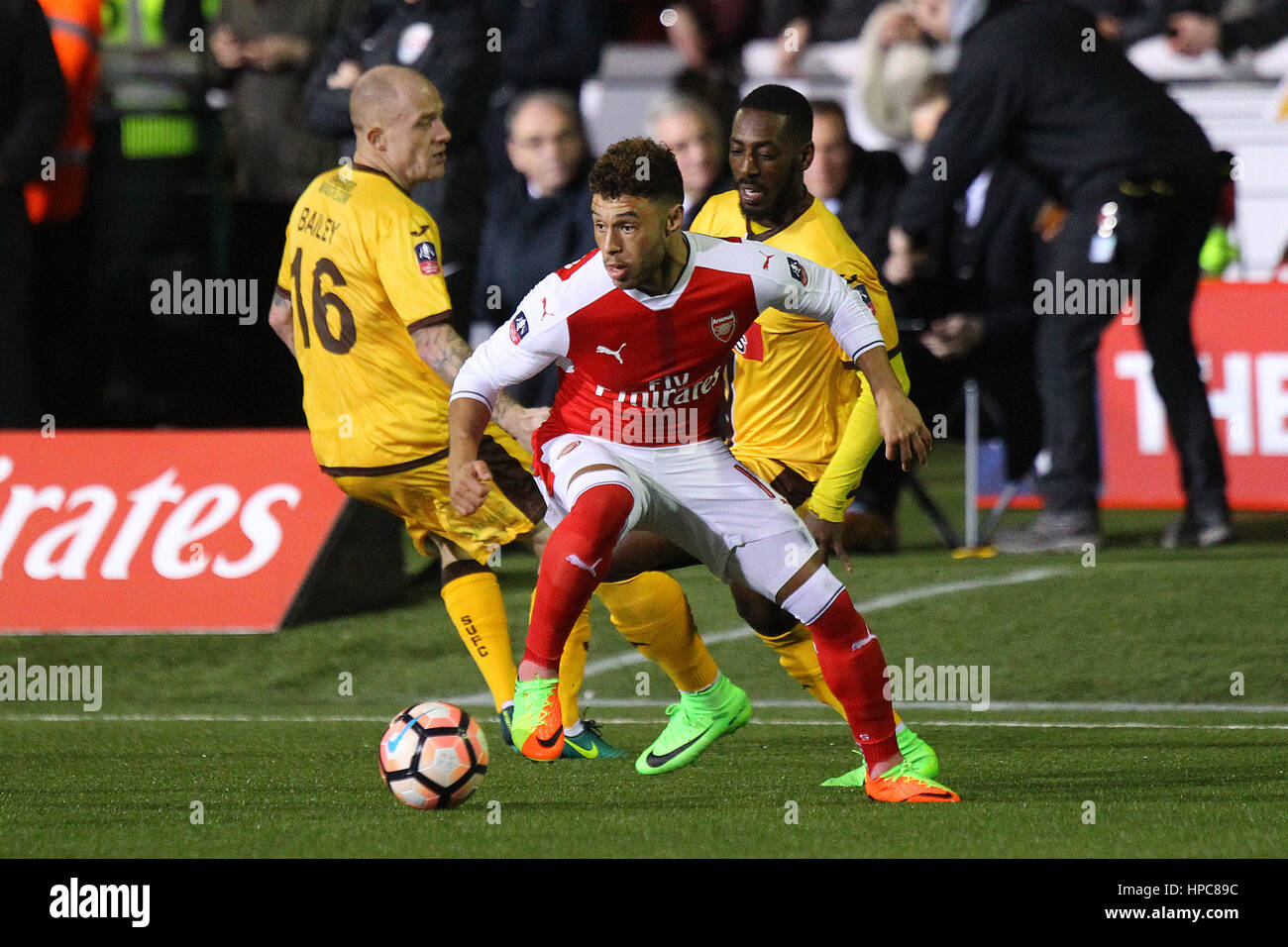 Sutton, Regno Unito. Xx Febbraio 2017. Alex Oxlade-Chamberlain dell'Arsenal in azione durante la FA Cup quinto round match tra Sutton United e Arsenal a Borough gli sport di terra il 20 febbraio 2017 a Sutton, Inghilterra. Credito: Immagini di PHC/Alamy Live News Foto Stock