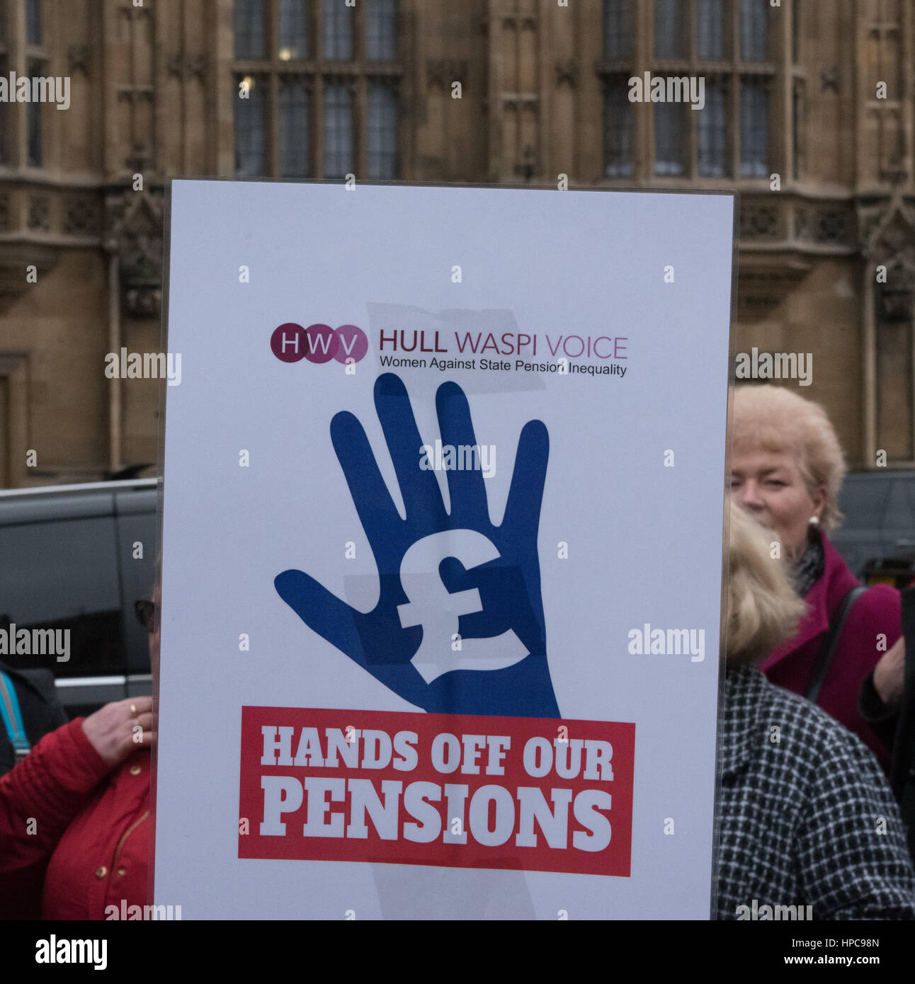 Londra, Regno Unito. Il 21 febbraio 2017. Una lobby di Parliment dalle donne contro la pensione statale Inequalty per protestare contro le modifiche dello stato dell' età pensionabile per le donne Credito: Ian Davidson/Alamy Live News Foto Stock