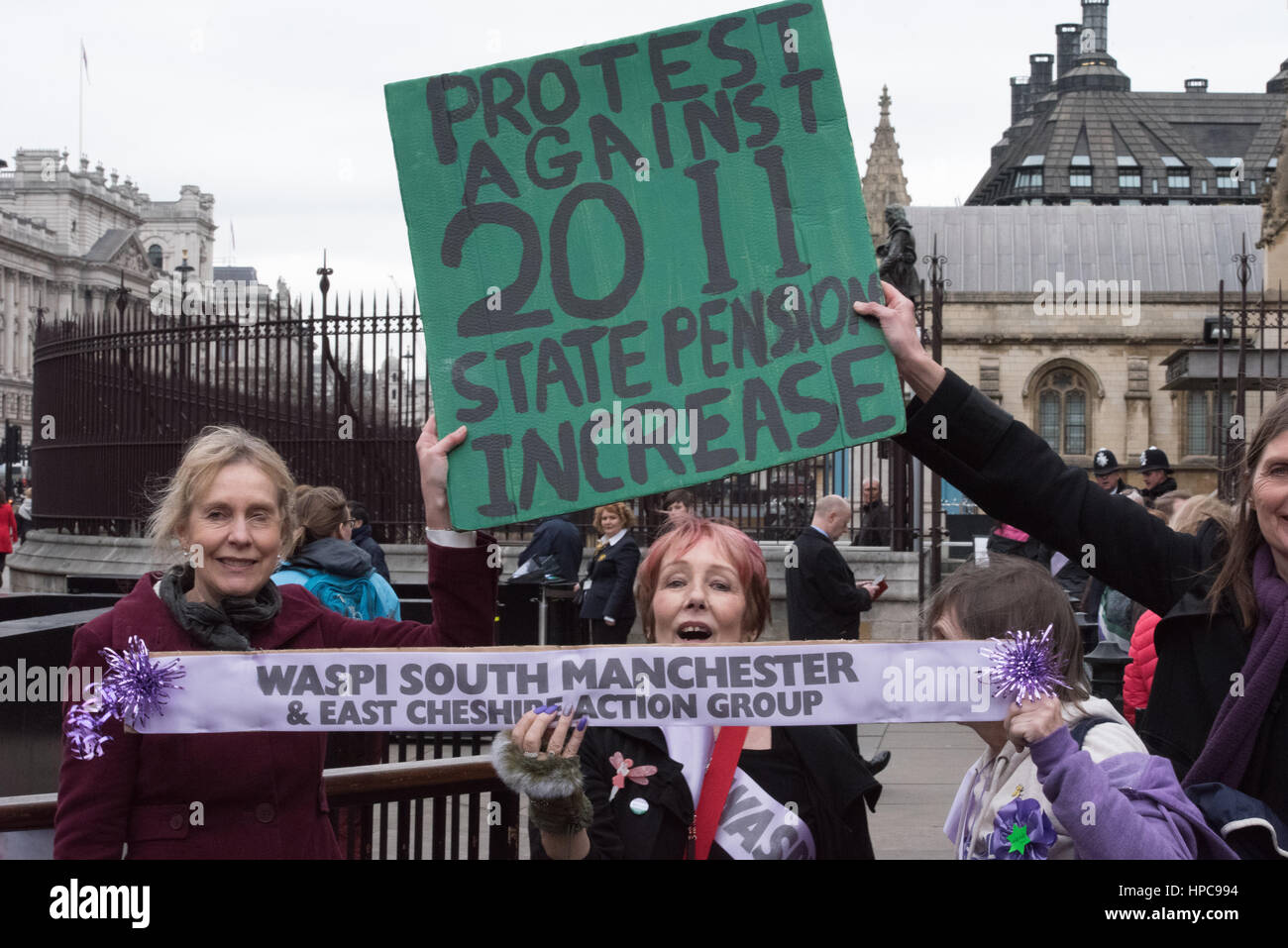 Londra, Regno Unito. Il 21 febbraio 2017. Una lobby di Parliment dalle donne contro la pensione statale Inequalty per protestare contro le modifiche dello stato dell' età pensionabile per le donne Credito: Ian Davidson/Alamy Live News Foto Stock