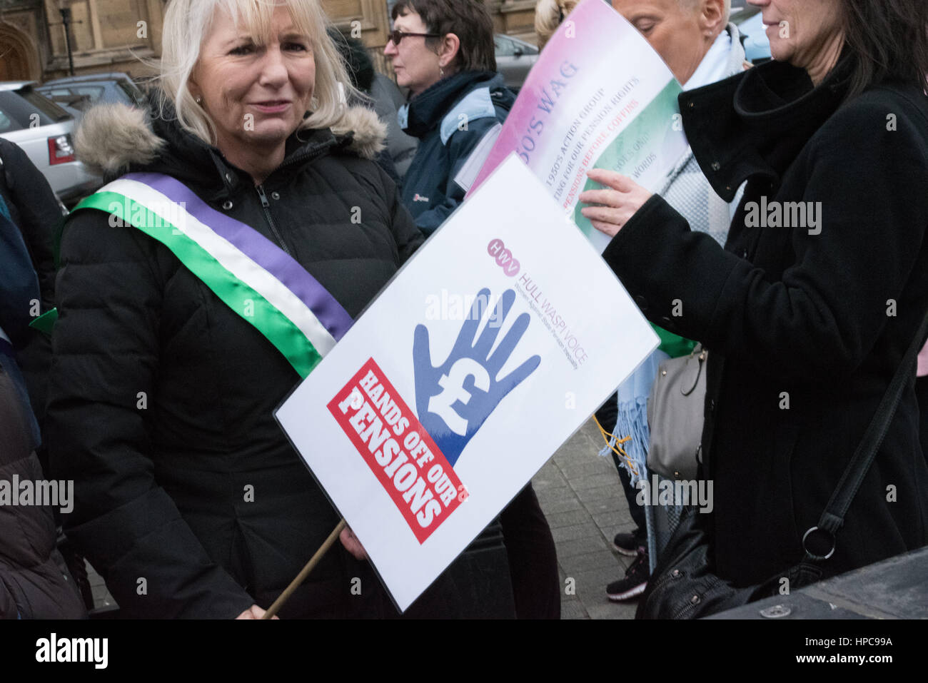 Londra, Regno Unito. Il 21 febbraio 2017. Una lobby di Parliment dalle donne contro la pensione statale Inequalty per protestare contro le modifiche dello stato dell' età pensionabile per le donne Credito: Ian Davidson/Alamy Live News Foto Stock