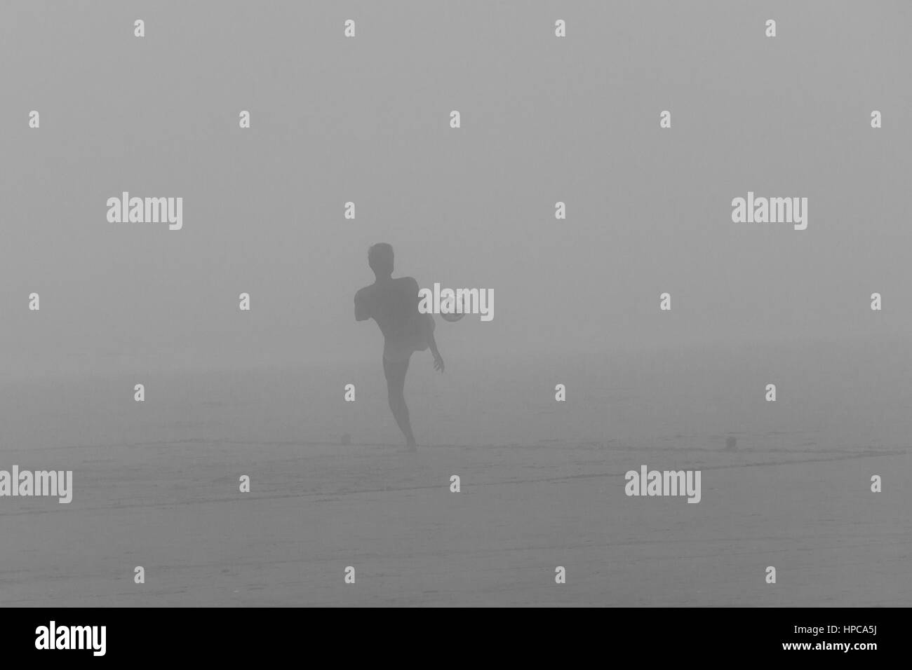 Vicino Carmaret sur mer, la nebbia è venuto in pochi minuti Foto Stock