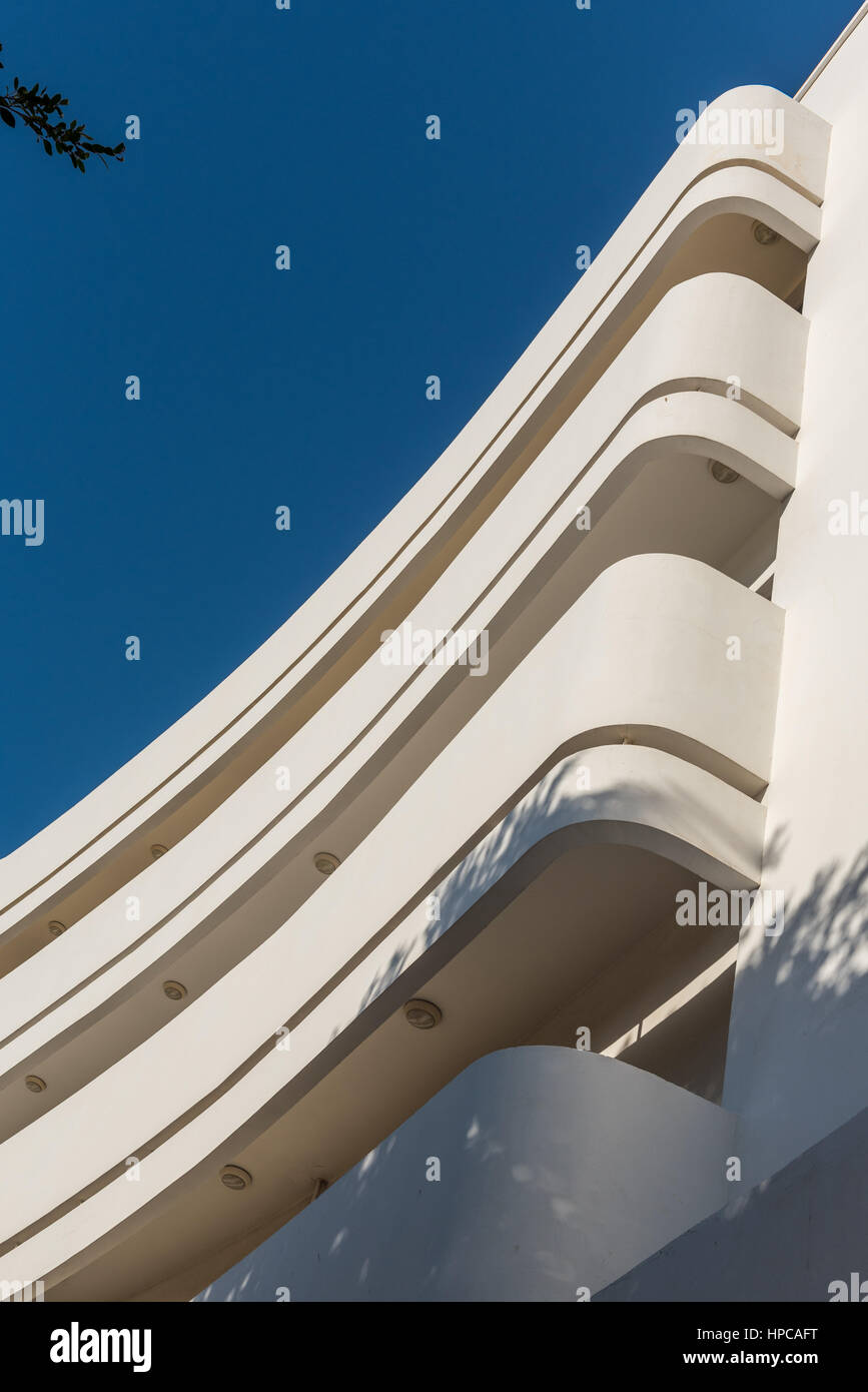 Israele, Tel Aviv-Yafo, edificio Bauhaus su kikar Dizengoff Street Foto Stock