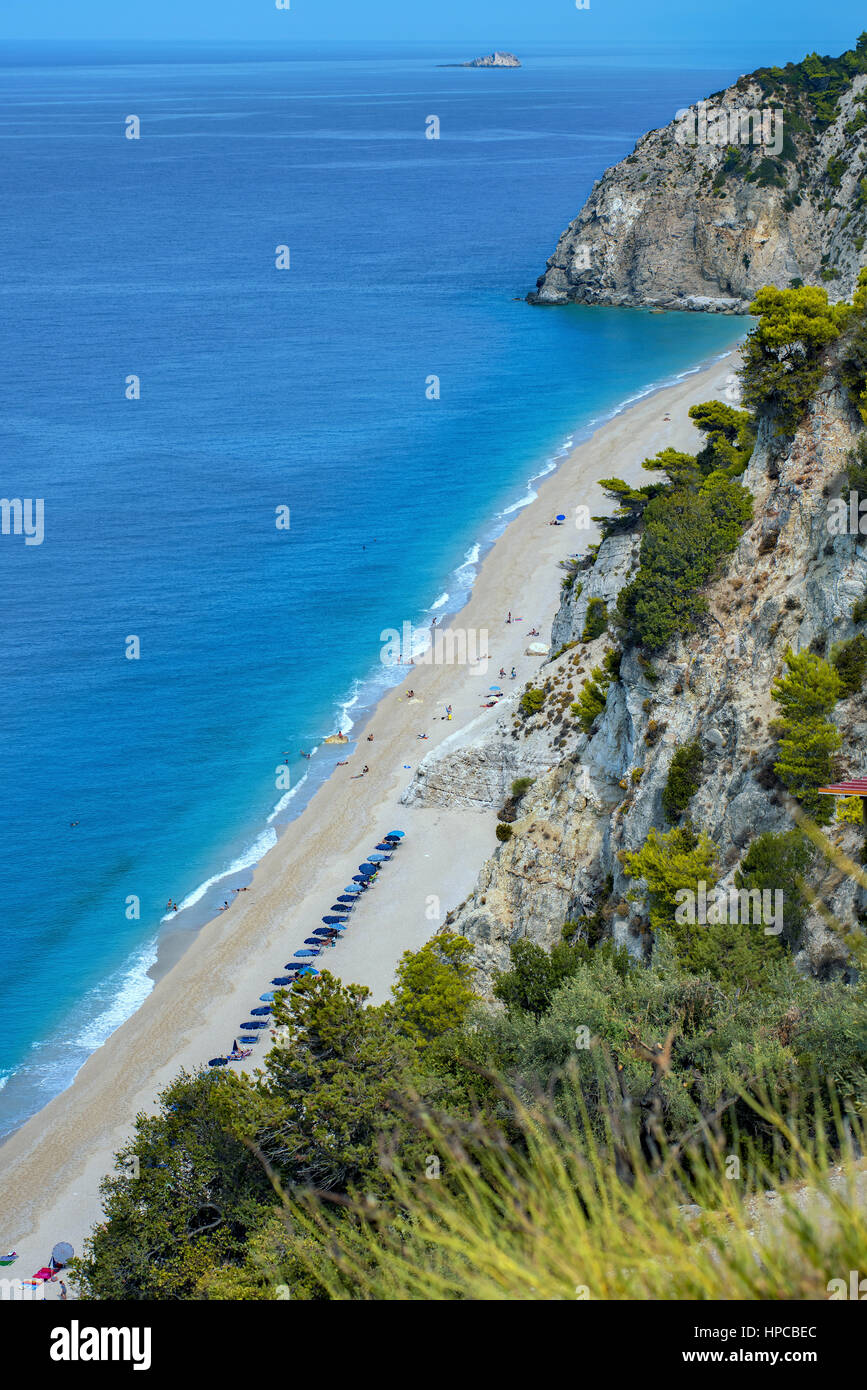 Vista panoramica di Egremnoi beach in soutth western di Lefkada isola, mare Ionio, Grecia Foto Stock