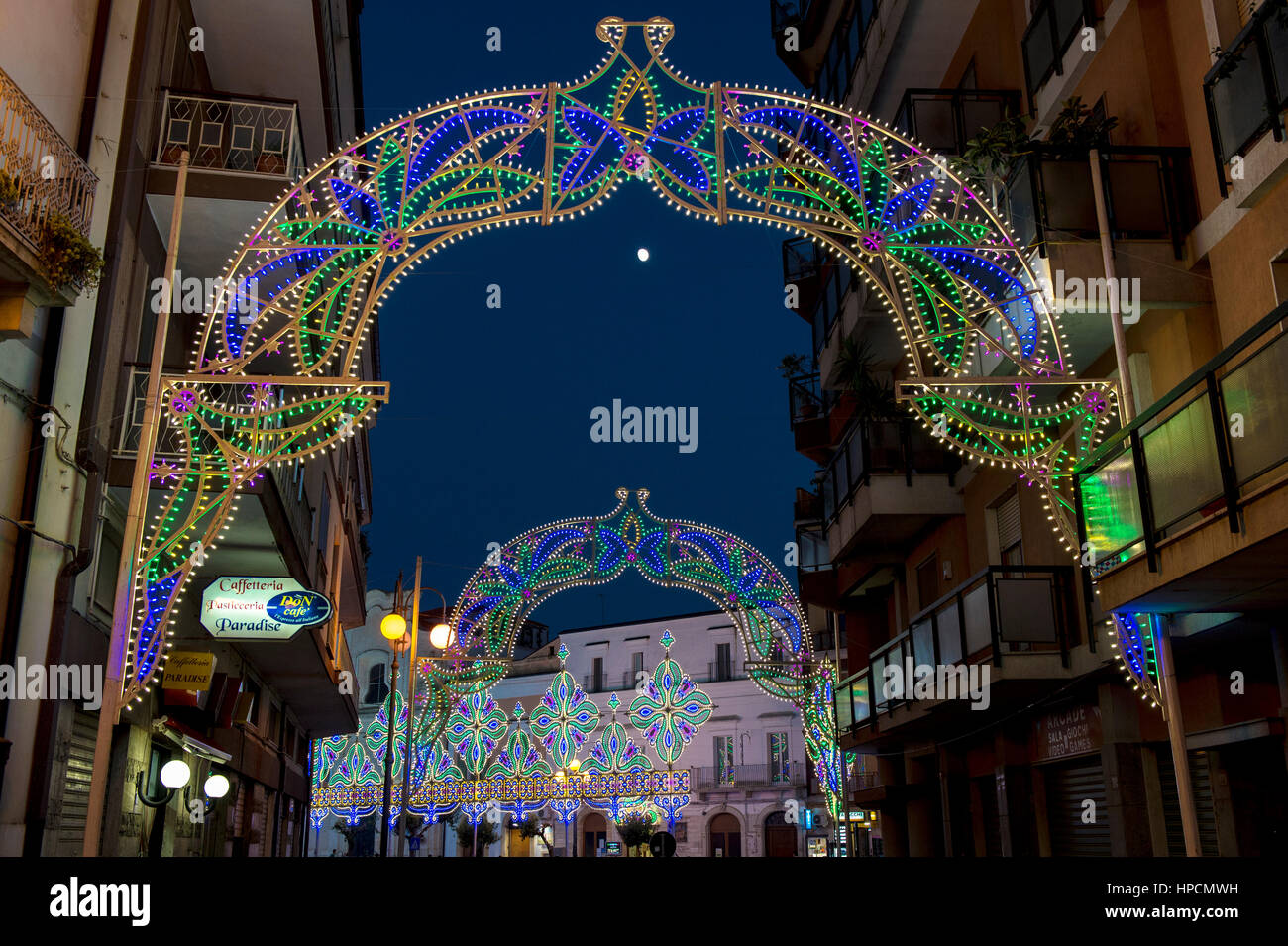 L'Italia,Puglia,Spinazzola,tradizionale 'luminarie' festival nel centro della città Foto Stock