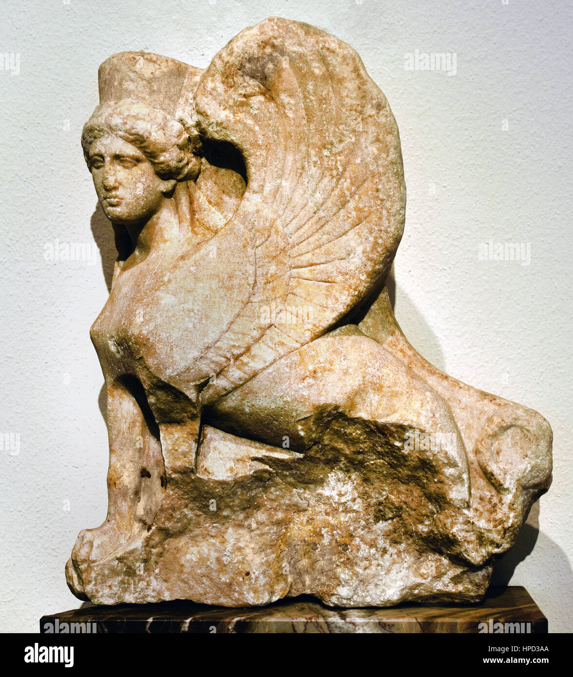 La Sfinge del Terminale per tenda a forma di stele funeraria da ATTICA Grecia , Marble 410 400 BC greci ( leone alato con una testa umana, ) Foto Stock