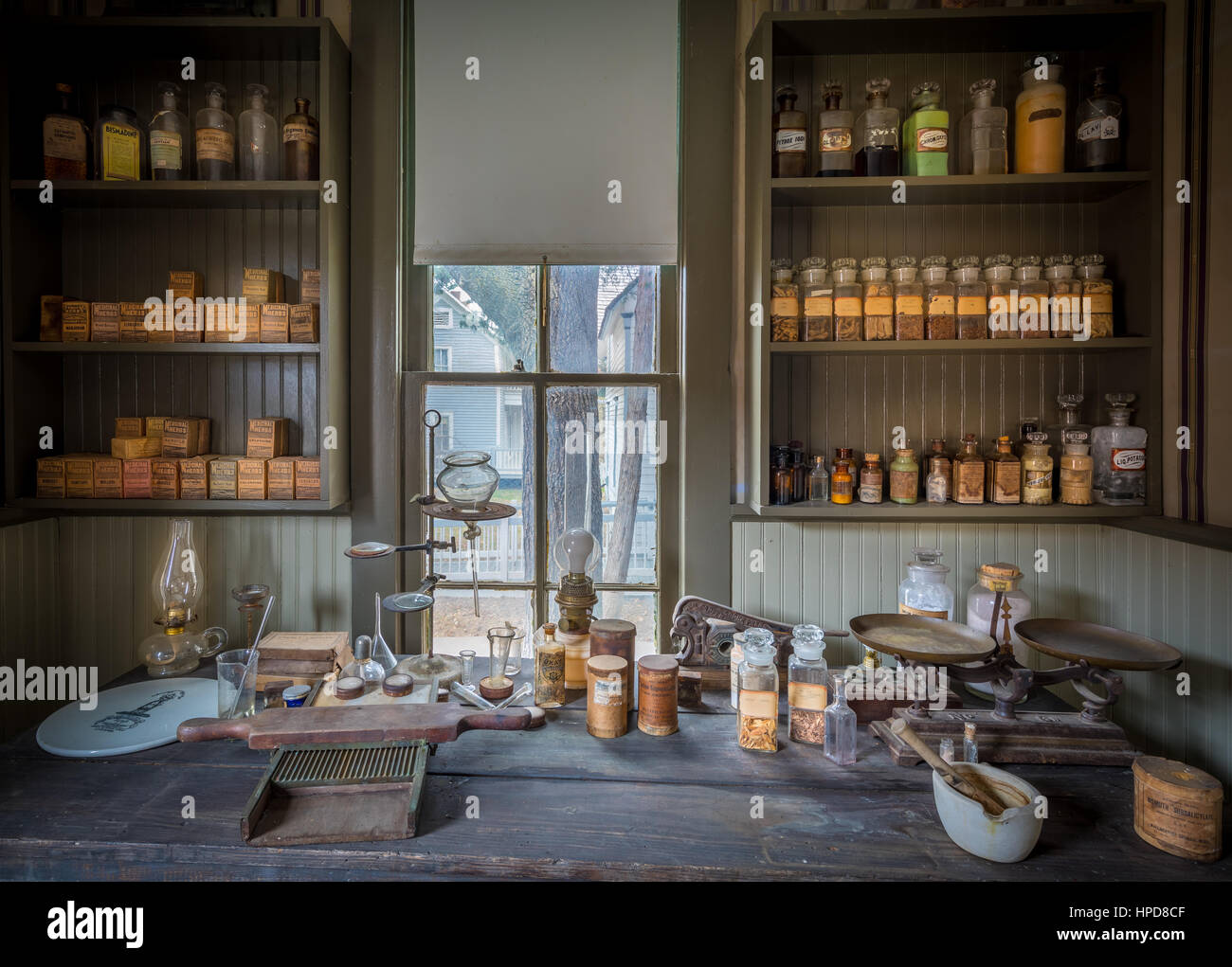 Farmacia vintage a Dallas, in Texas. Questo è il punto in cui il farmacista prepara i medicinali. Foto Stock