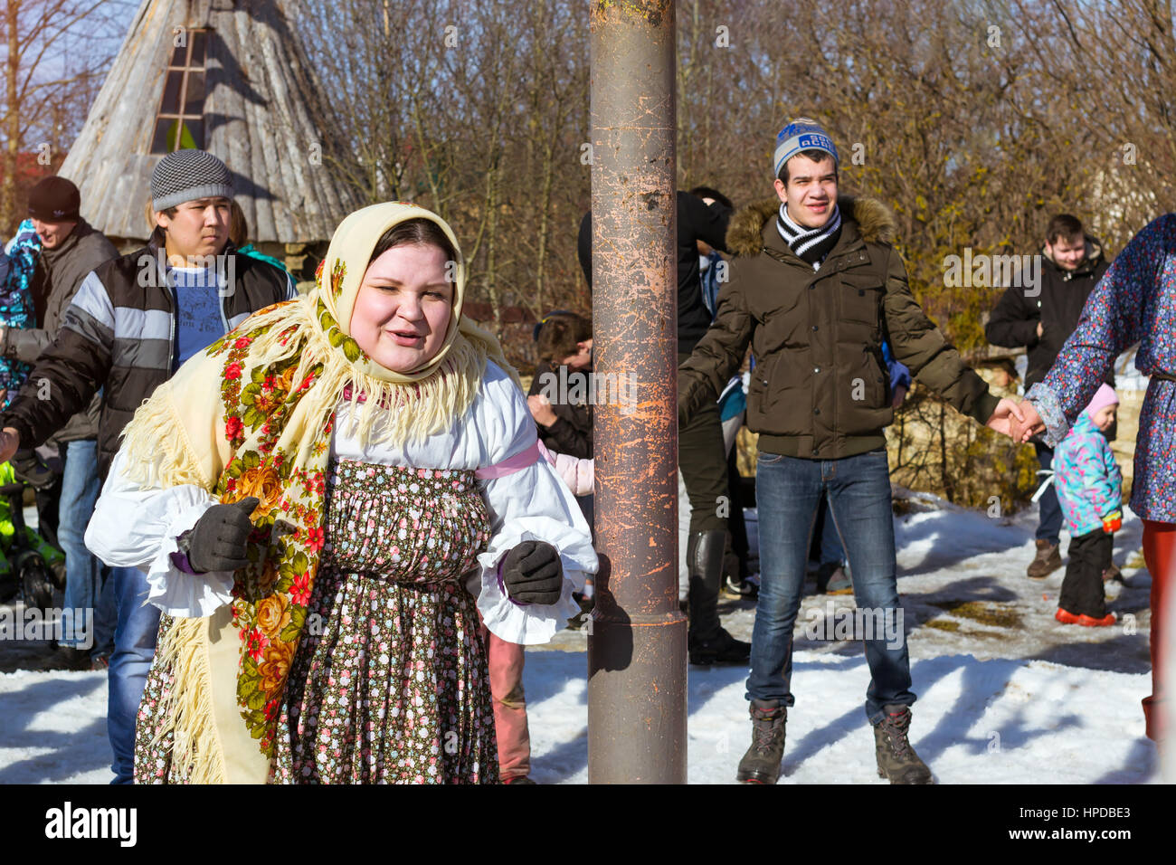 San Pietroburgo, Russia - 13 Marzo 2016: Shrovetide festeggiamenti, pancake settimana. Gli adulti e i bambini celebrano la fine dell inverno e l'inizio della primavera, Foto Stock