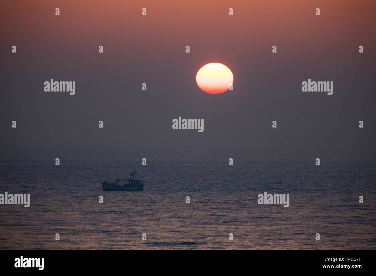 Helgoland, isola in tedesco nel Mare del Nord, sunrise, barca off shore, Foto Stock