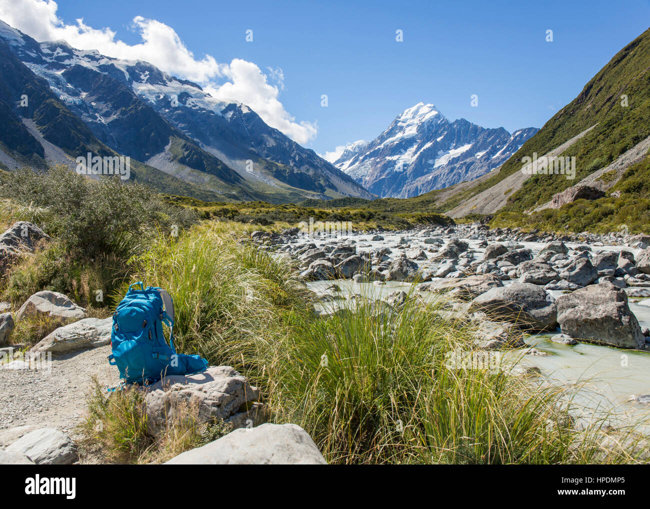 Dal Parco Nazionale Aoraki/Mount Cook, Canterbury, Nuova Zelanda. Visualizzare il Hooker Valle a snow-capped vertice di Aoraki/Mount Cook. Foto Stock